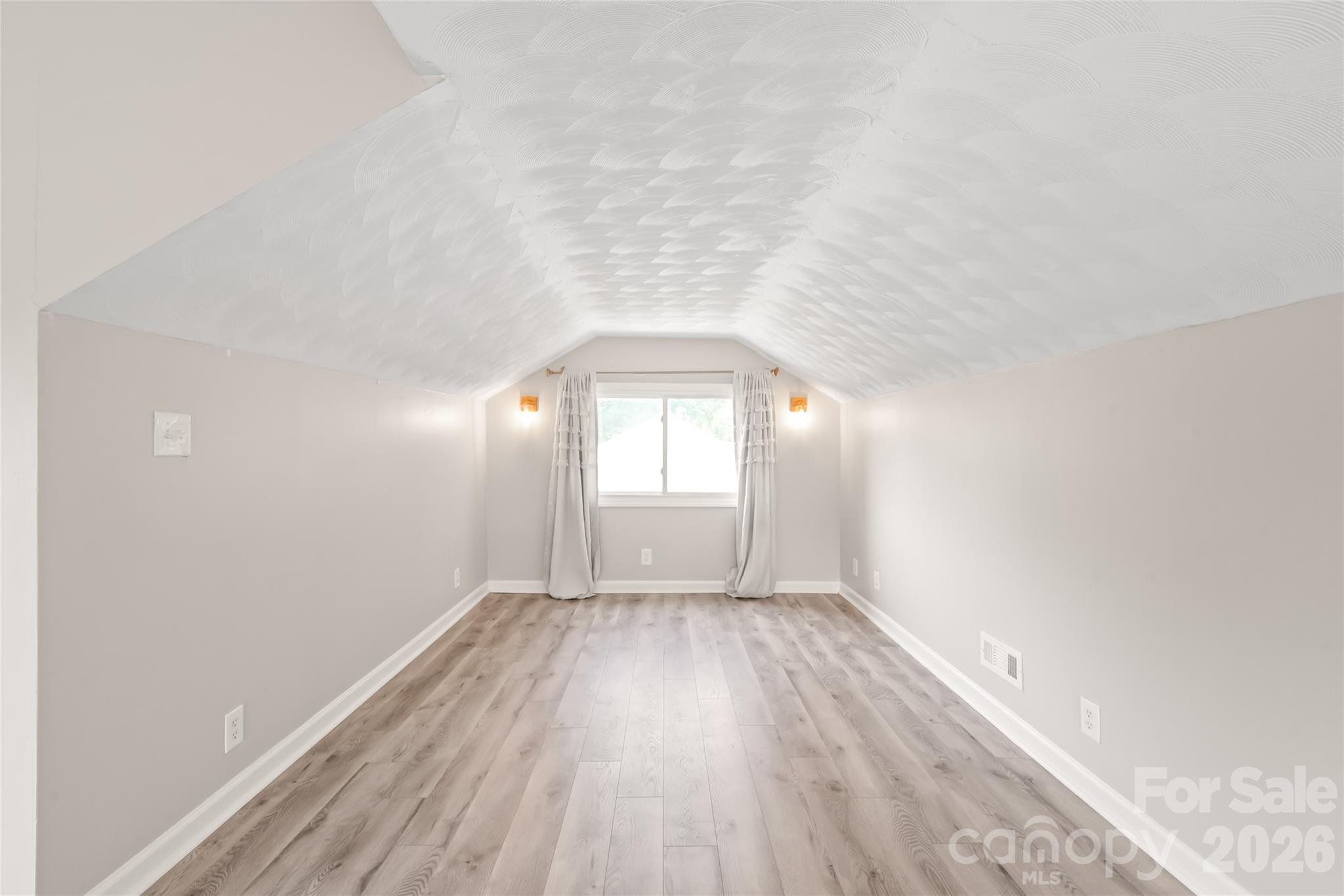 200 Park Avenue Property Photo 32
