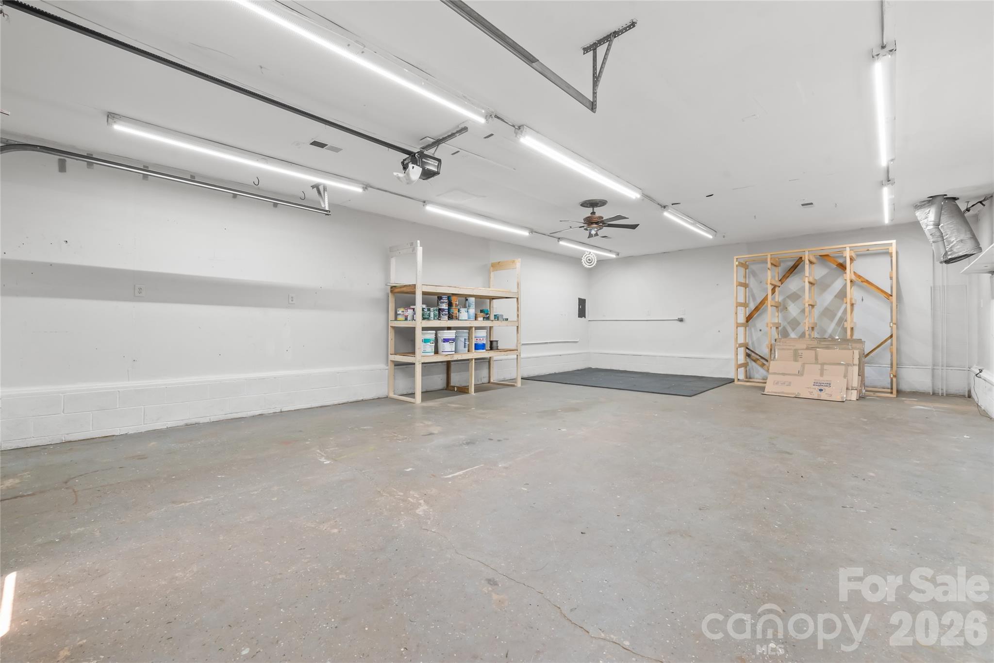 200 Park Avenue Property Photo 39