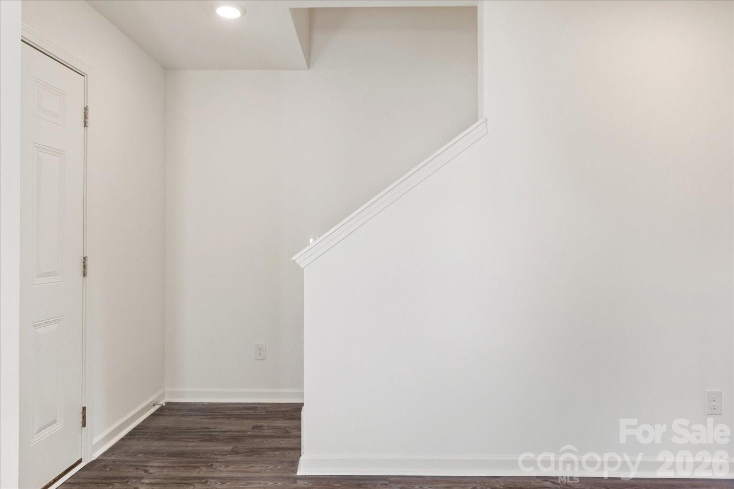 123 Russet Road Property Photo 5