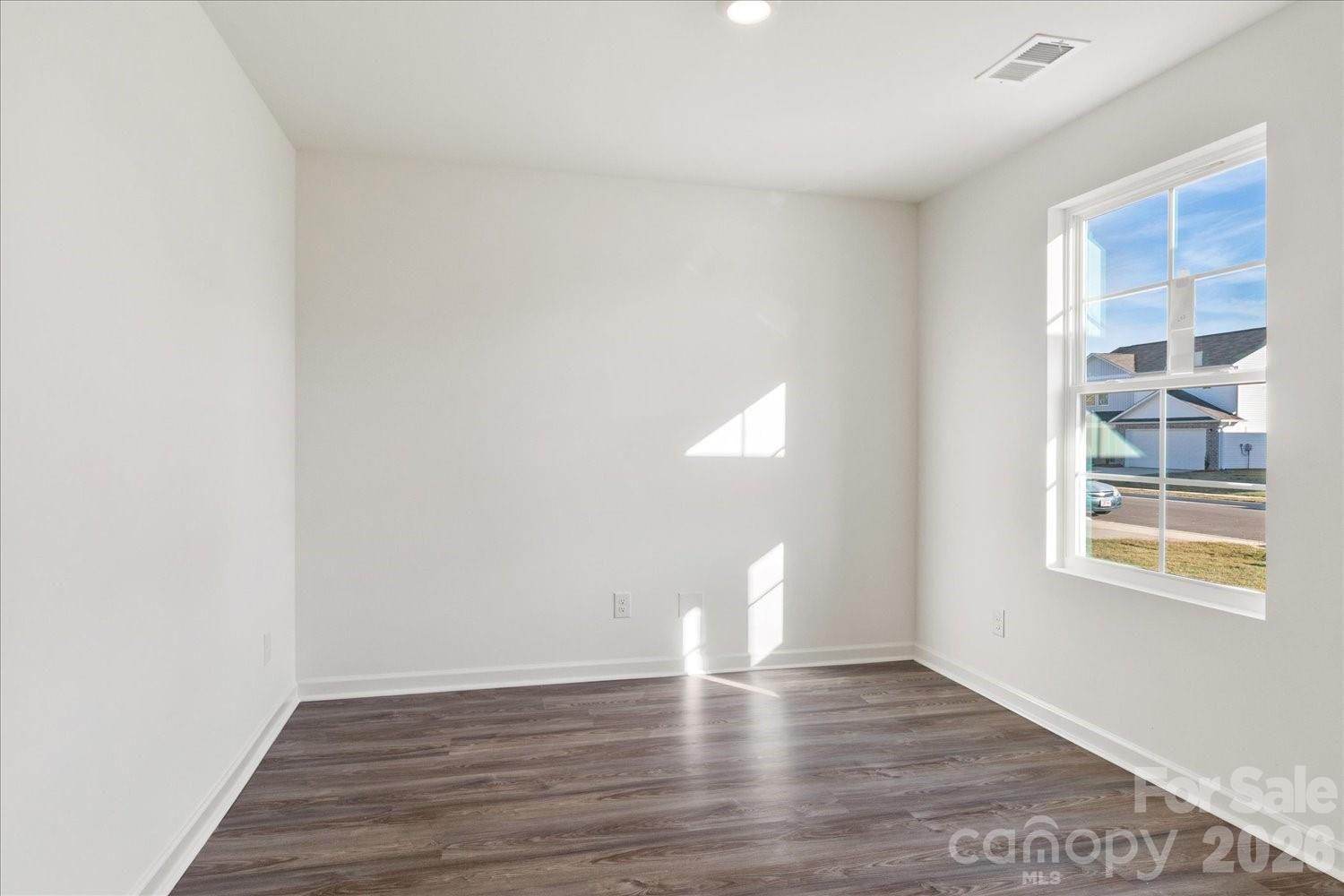 123 Russet Road Property Photo 6