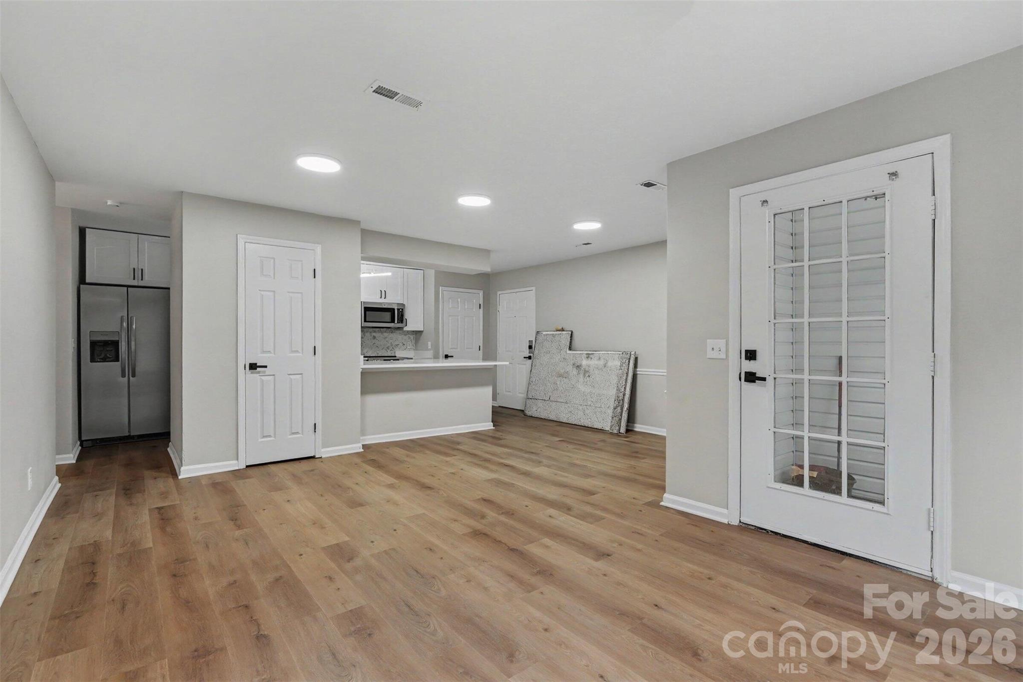 6260 Rosecroft Drive 6260 Property Photo 5