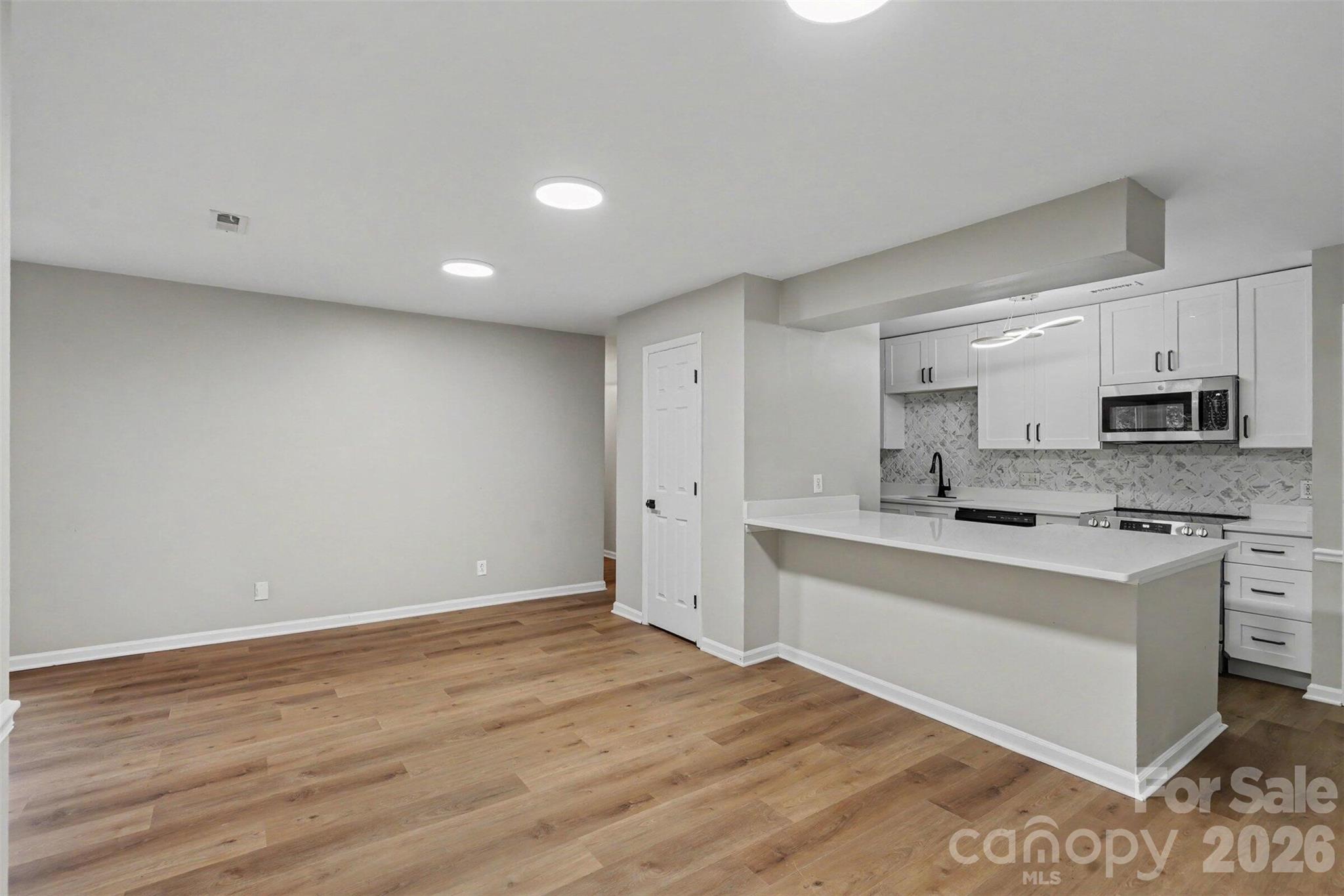 6260 Rosecroft Drive 6260 Property Photo 7