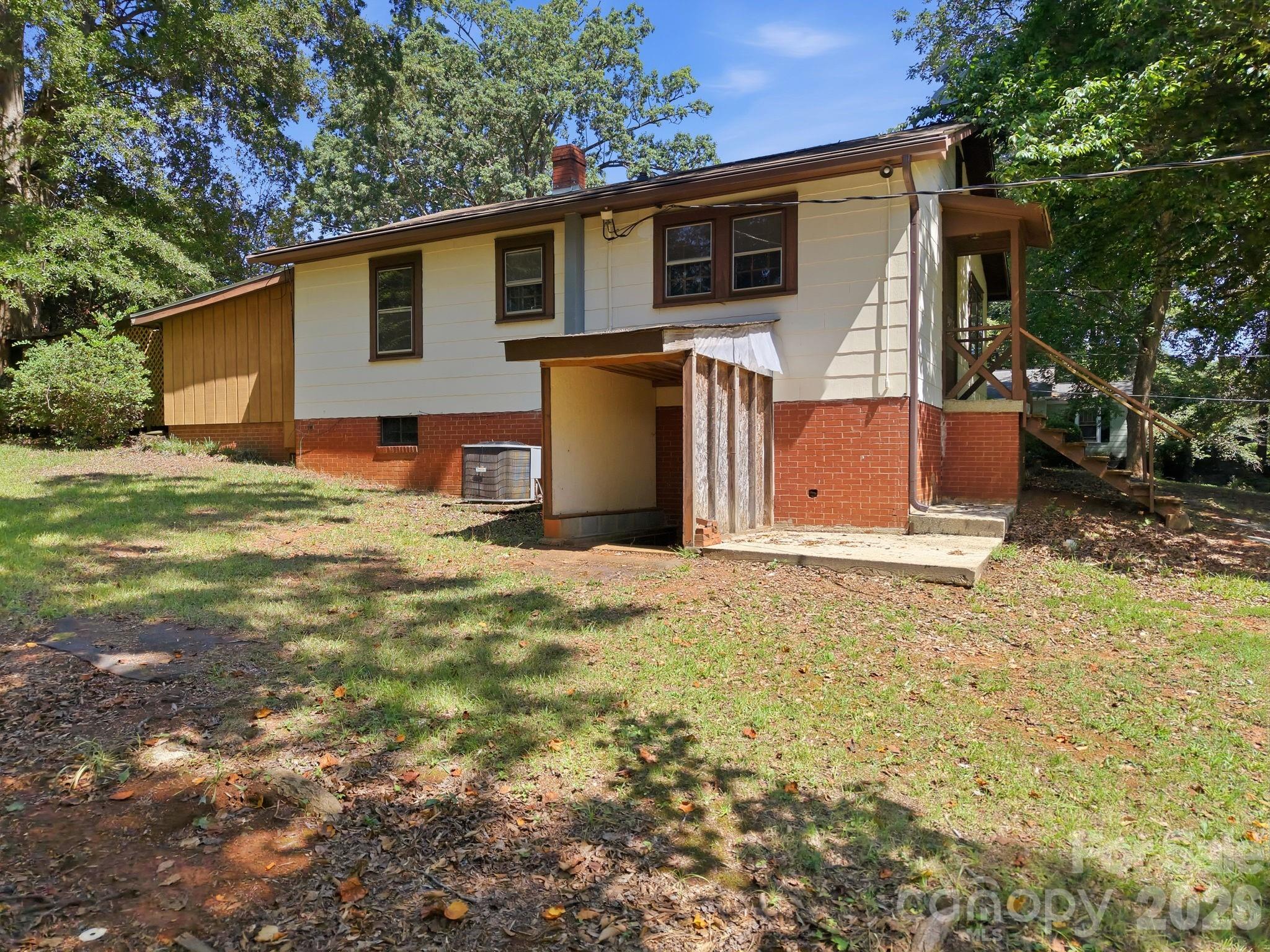 301 Meadow Street Property Photo 4
