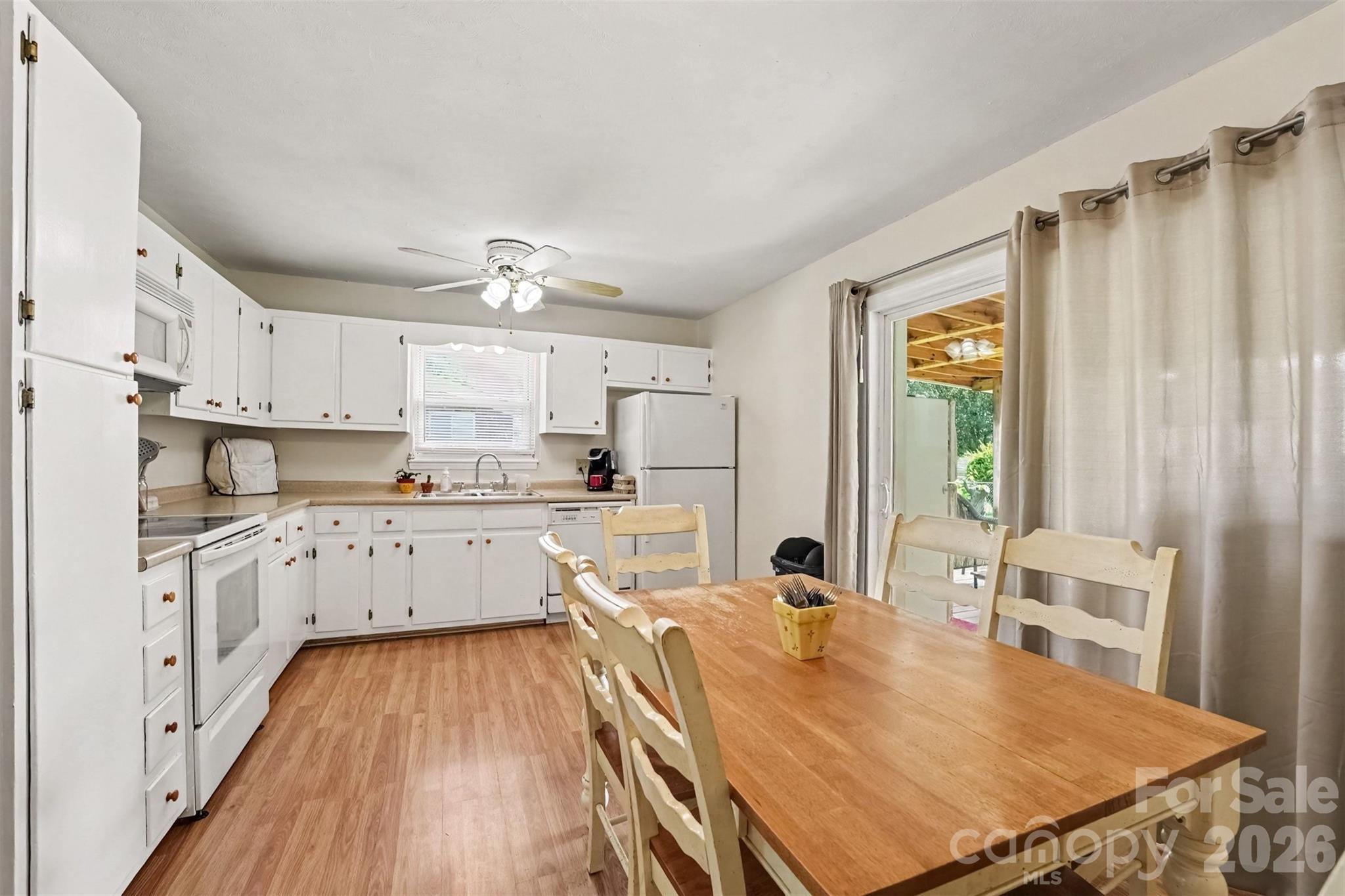 1130 Julius Drive Property Photo 11
