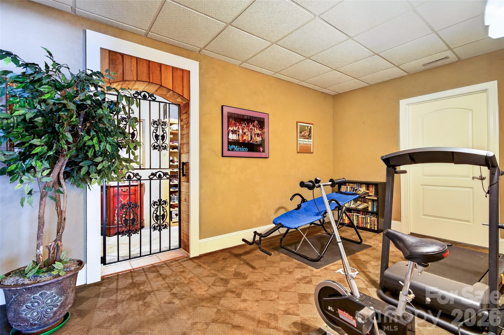 222 April Road Property Photo 39