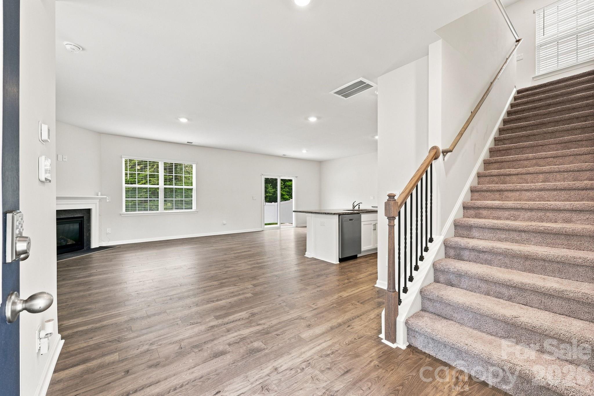 8133 Clairwood Drive Property Photo 4