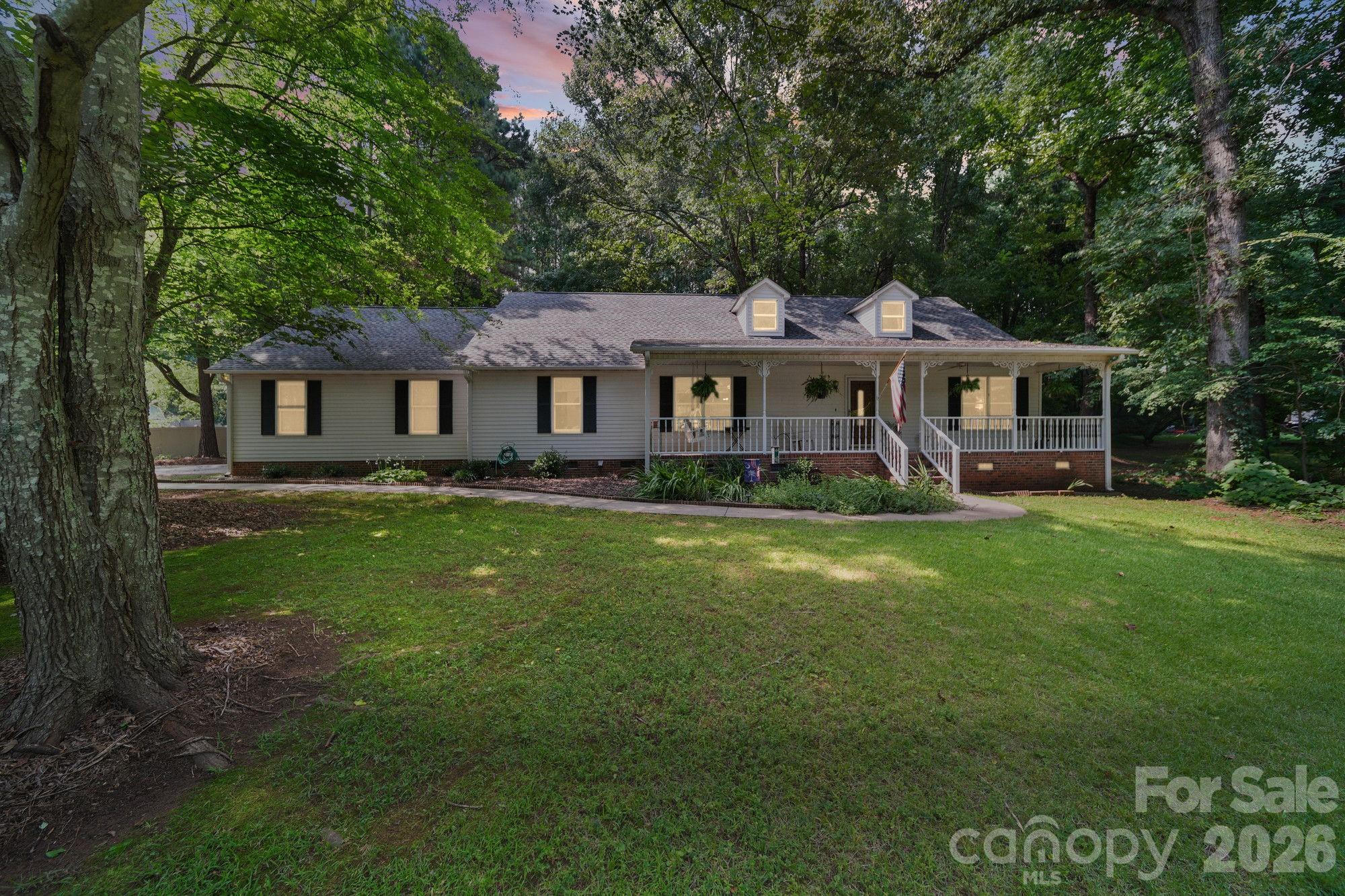 832 Old Cedar Circle Property Photo 4