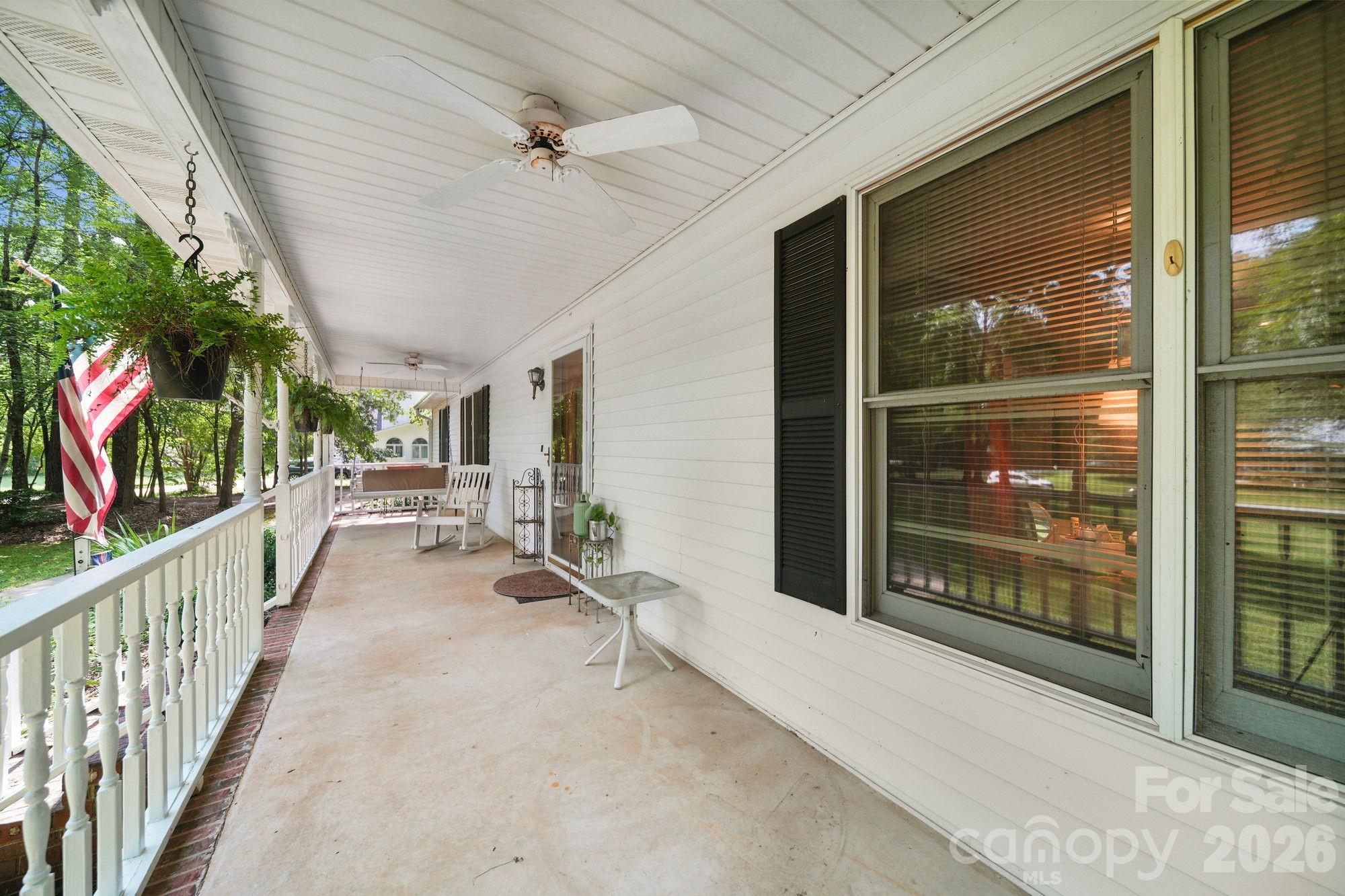 832 Old Cedar Circle Property Photo 5