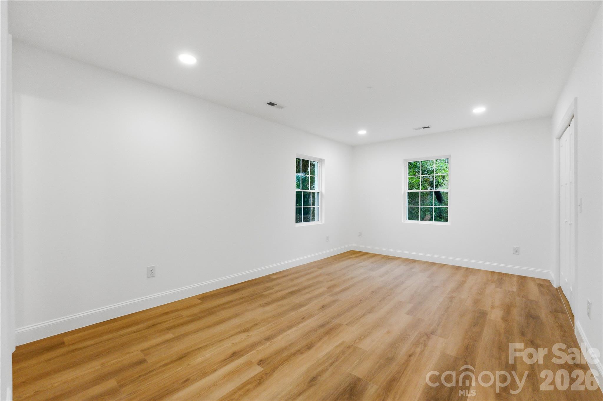 523 Biltmore Street Property Photo 10