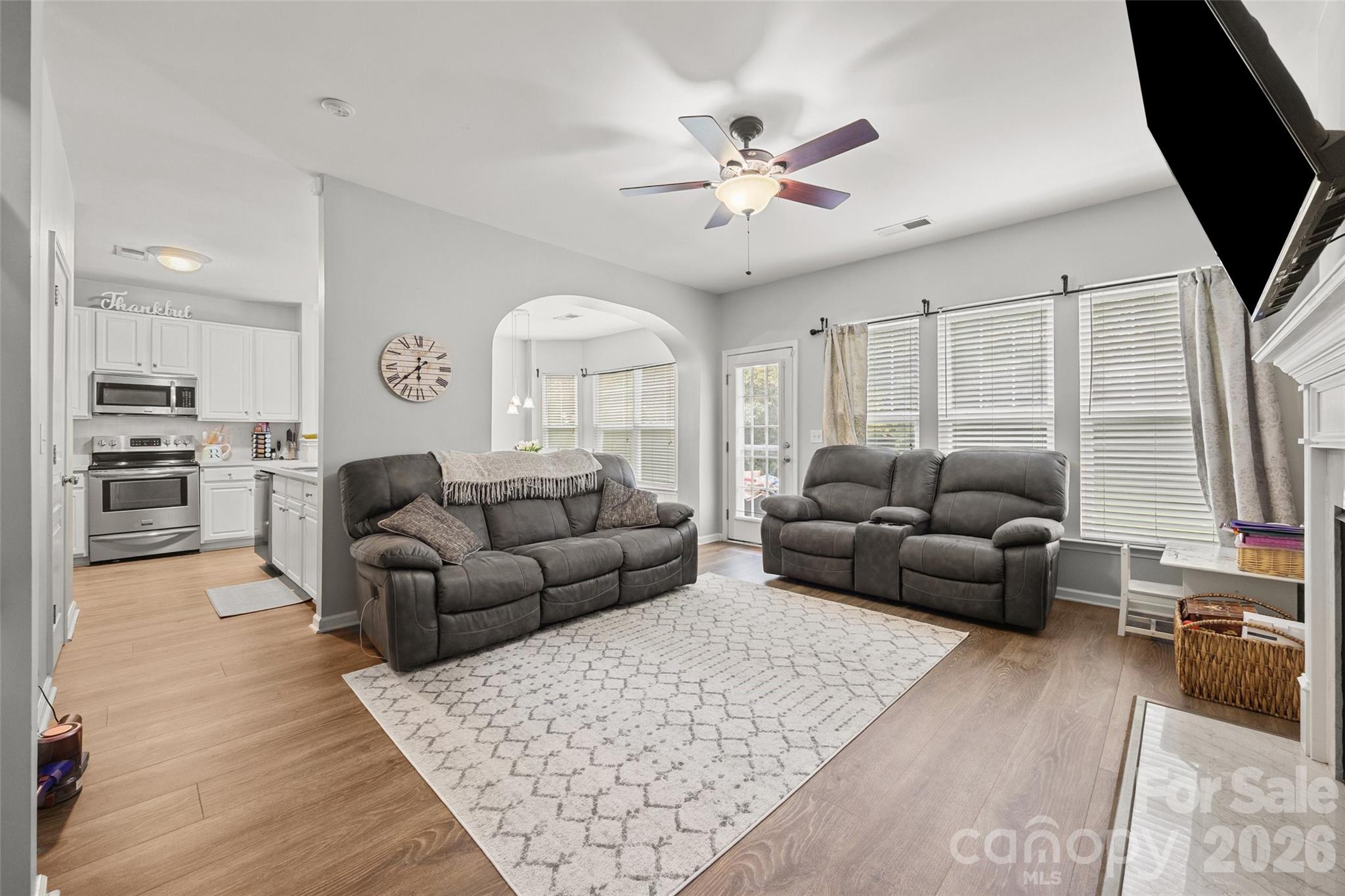 10216 Old Carolina Drive Property Photo 2