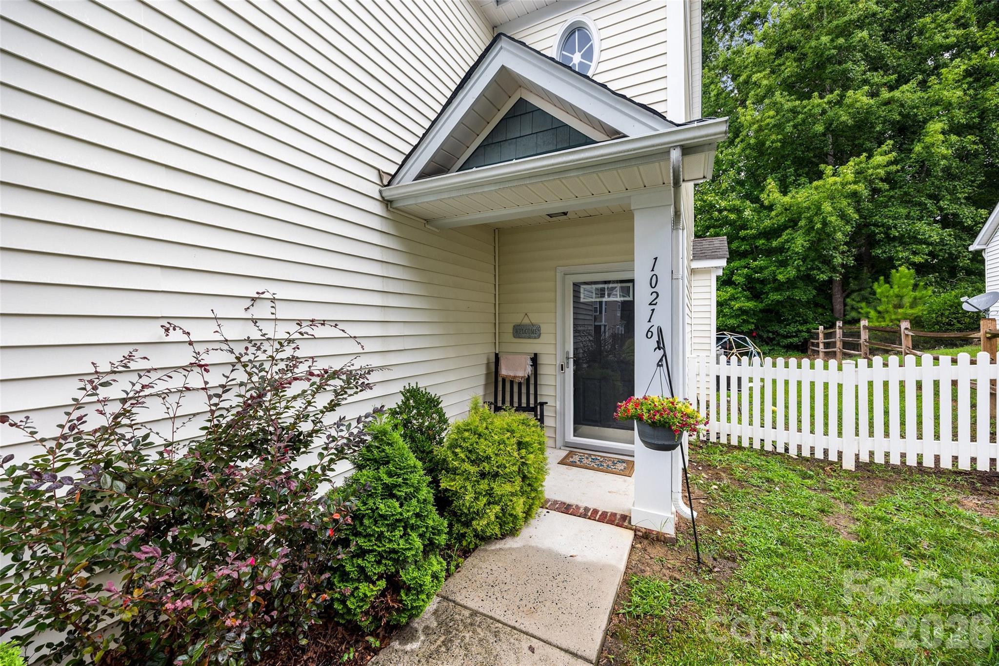 10216 Old Carolina Drive Property Photo 3