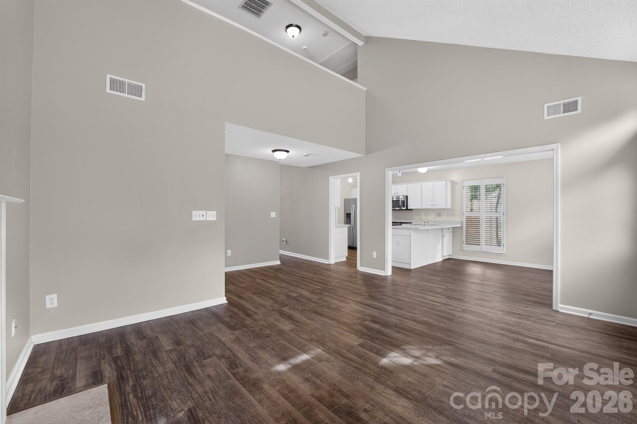 8220 Upsall Court Property Photo 4