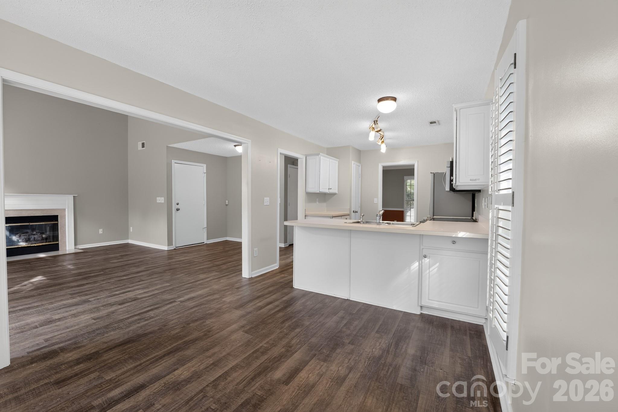 8220 Upsall Court Property Photo 7