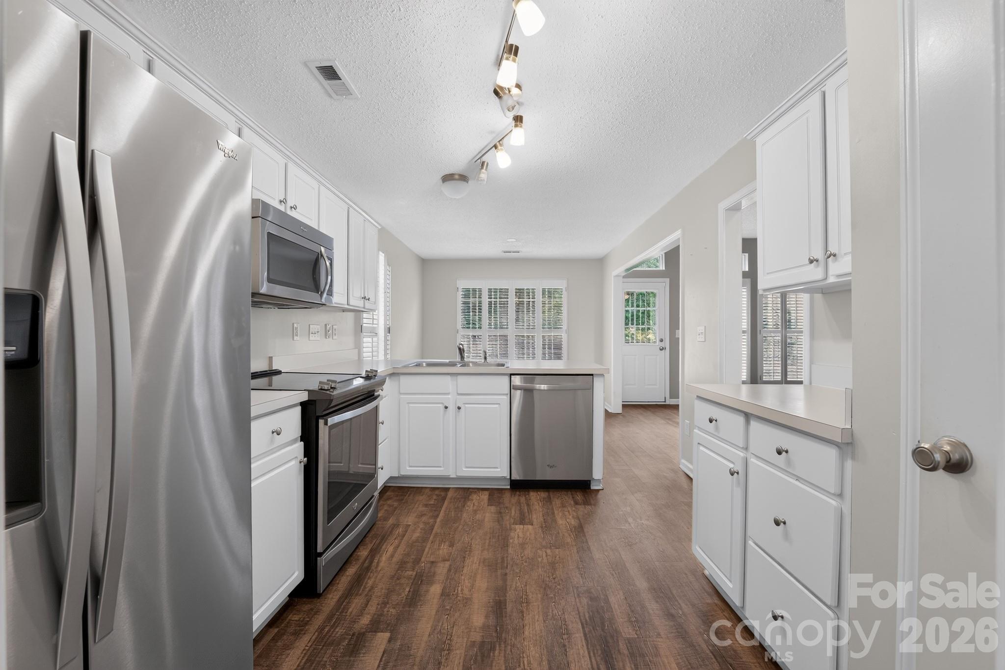 8220 Upsall Court Property Photo 8