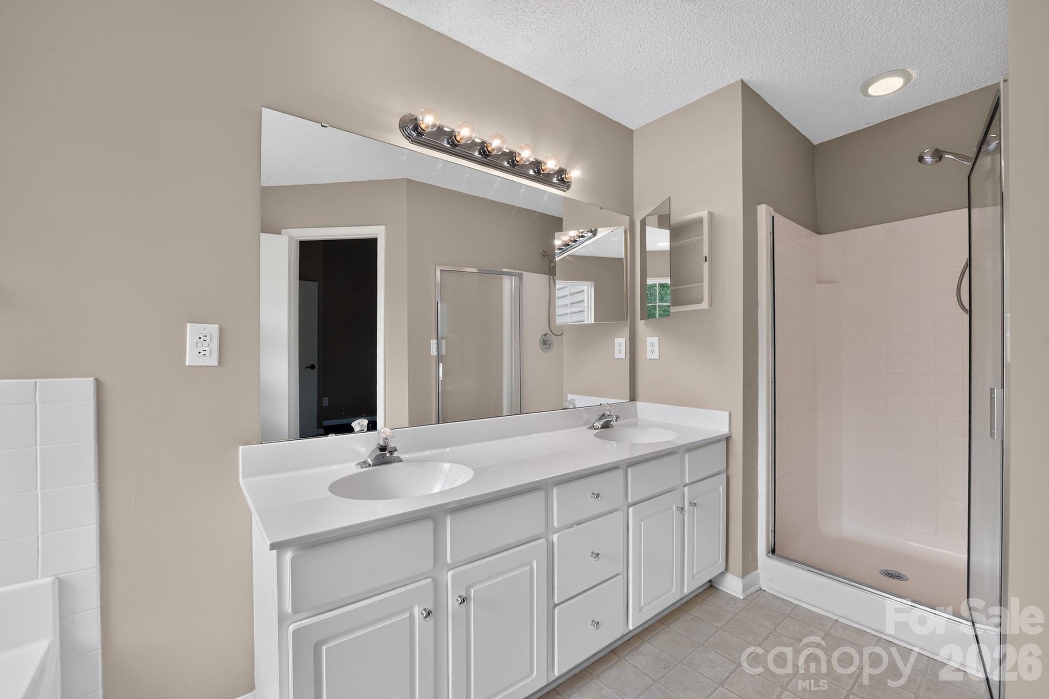 8220 Upsall Court Property Photo 15