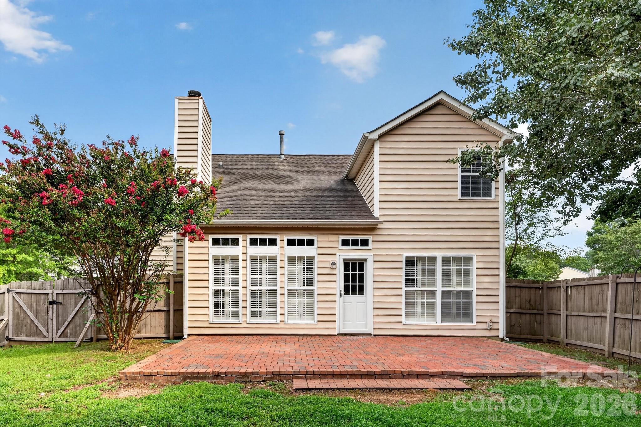 8220 Upsall Court Property Photo 18