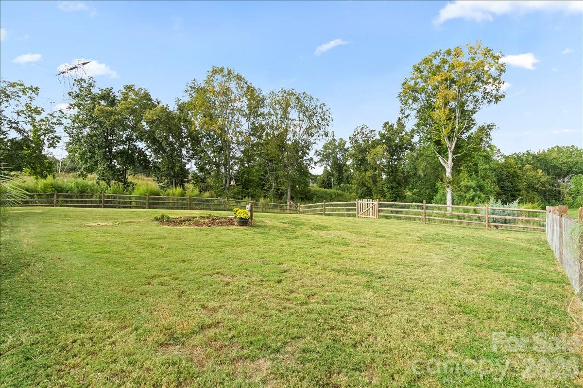 2915 S Point Road Property Photo 30