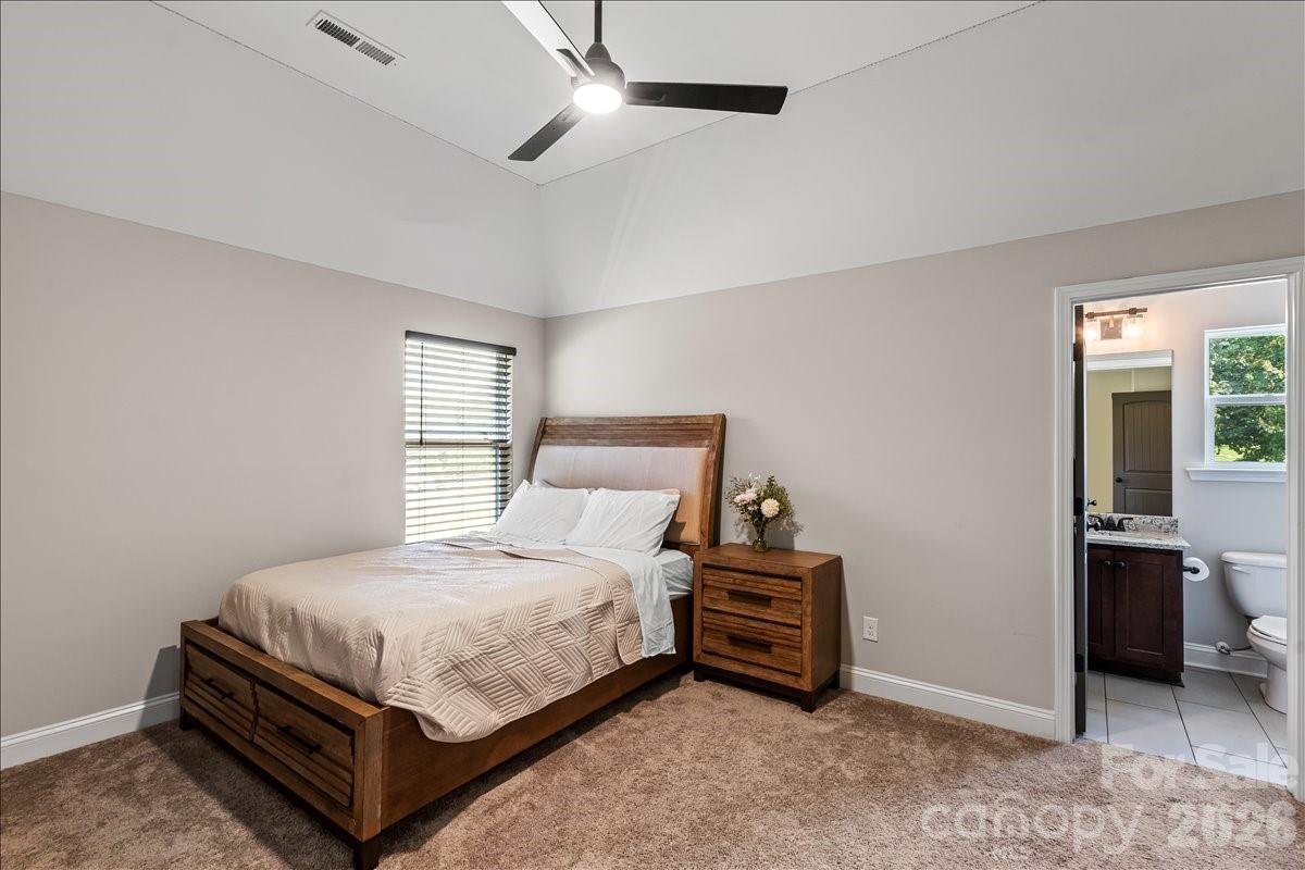 2915 S Point Road Property Photo 32