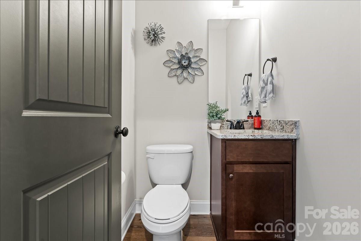 2915 S Point Road Property Photo 40