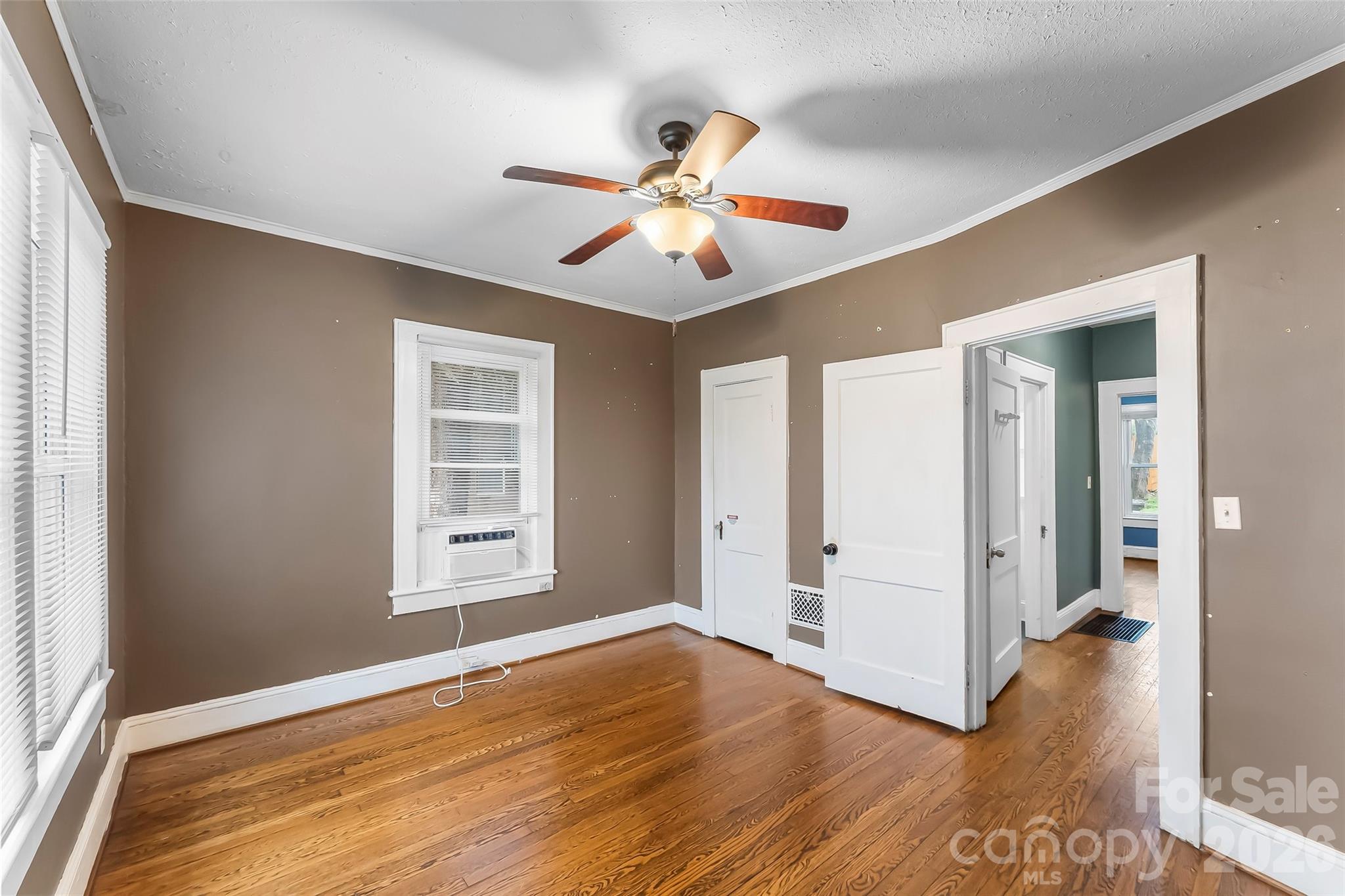 105 S Anderson Street Property Photo 12