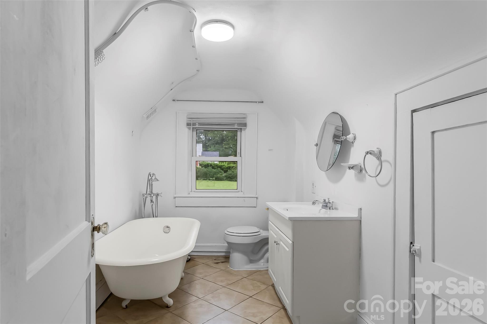 105 S Anderson Street Property Photo 16
