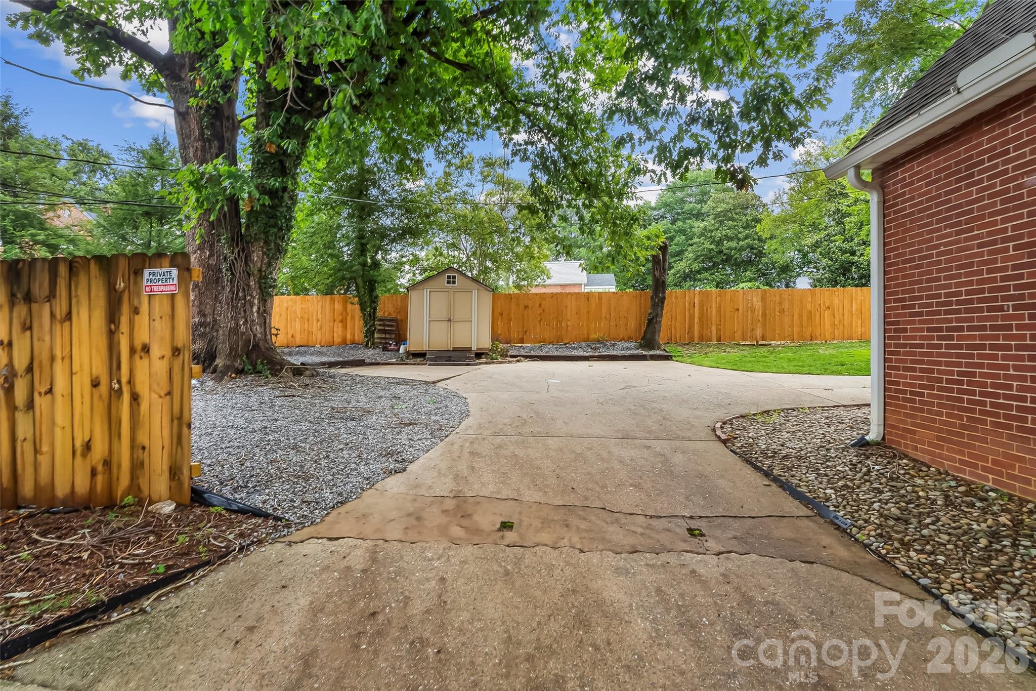 105 S Anderson Street Property Photo 19