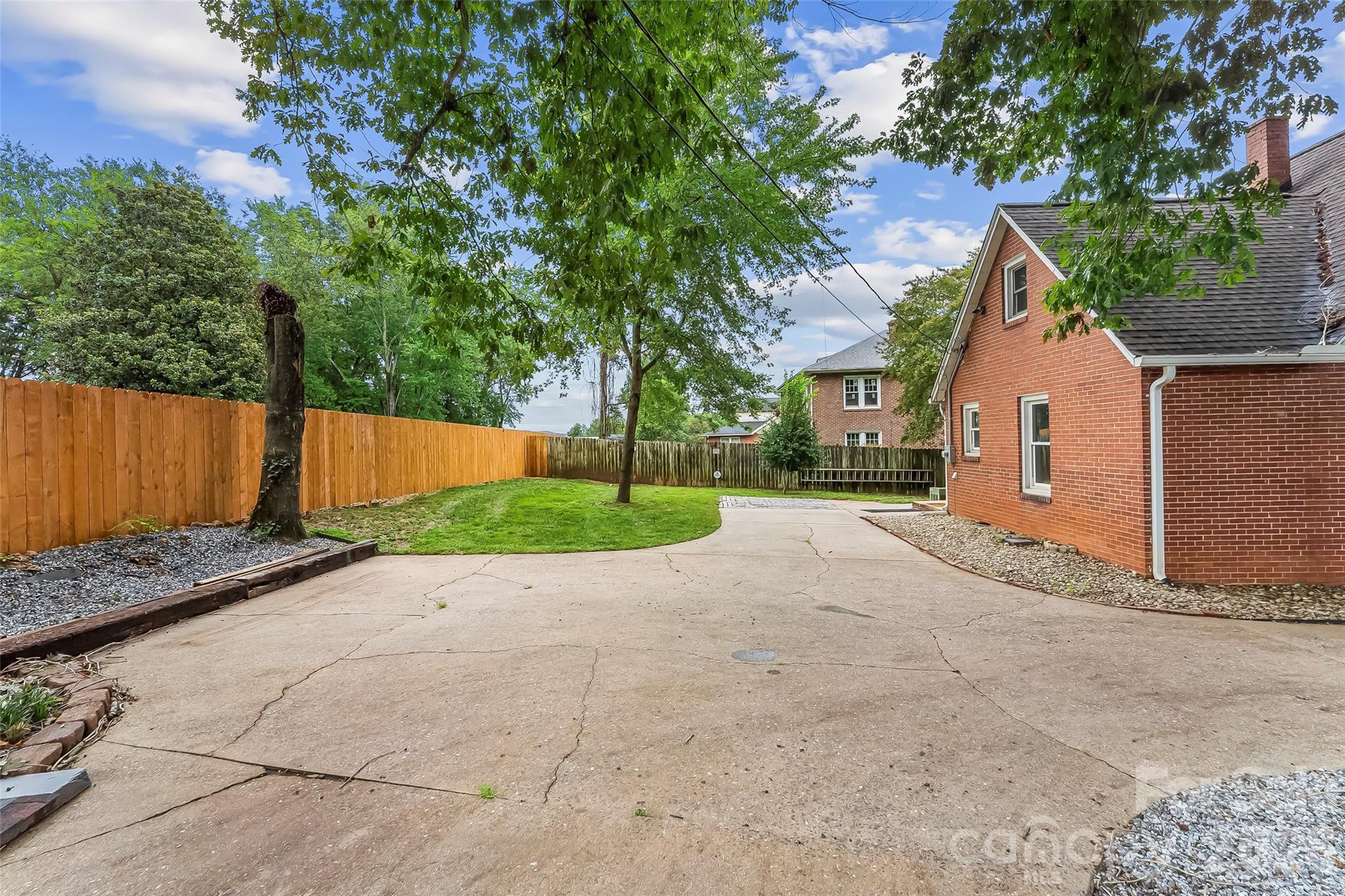 105 S Anderson Street Property Photo 20