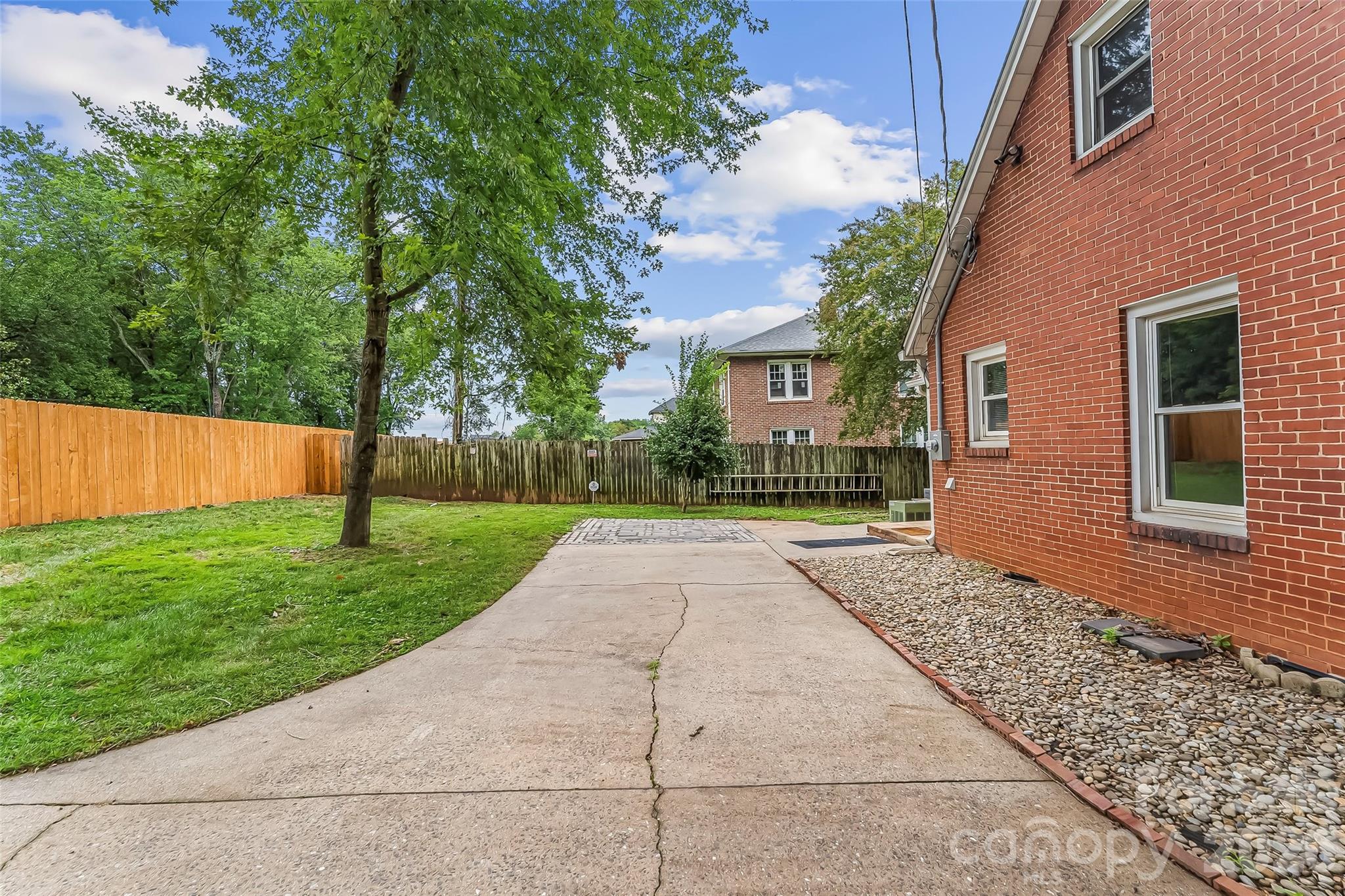 105 S Anderson Street Property Photo 21