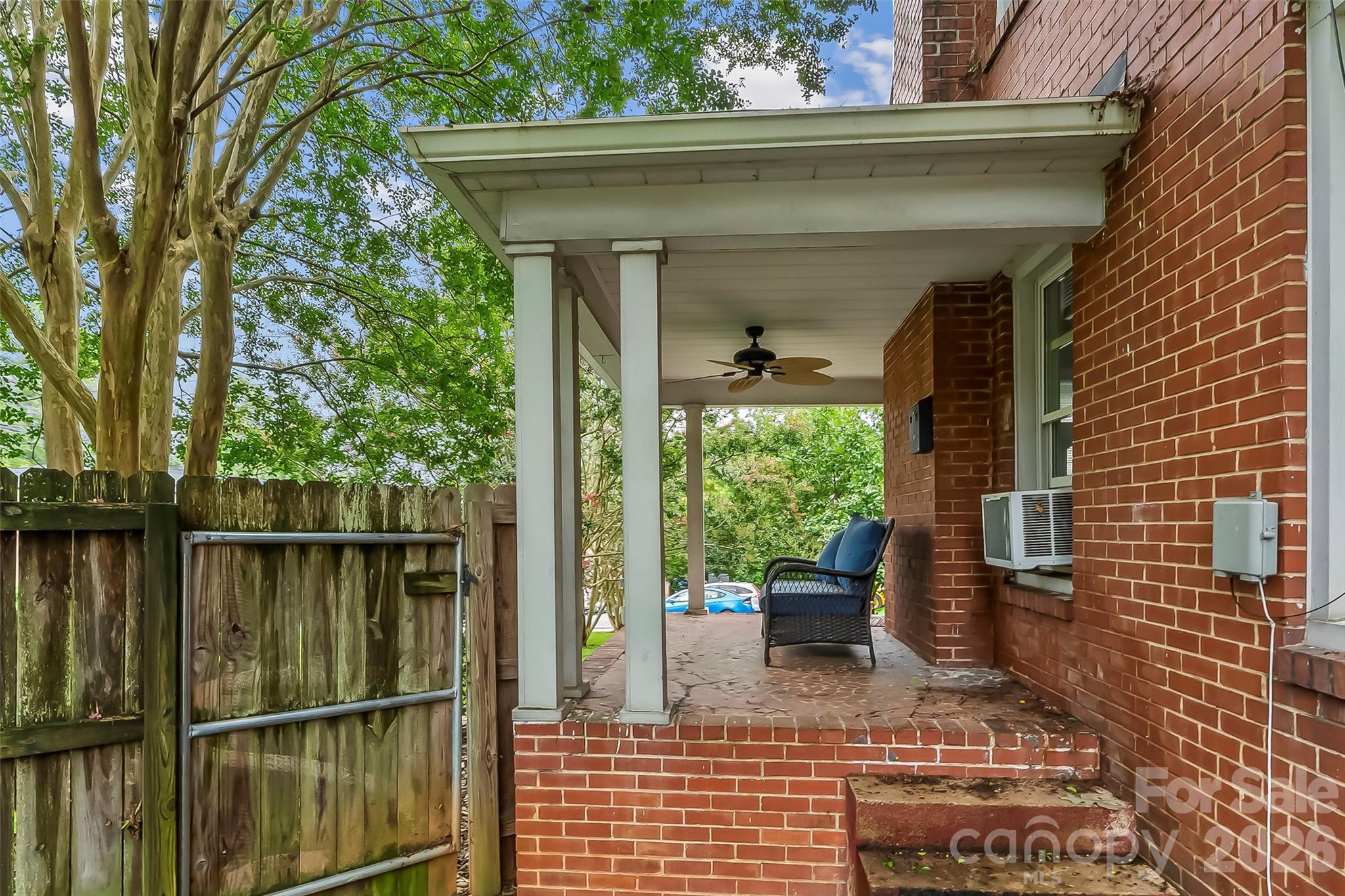 105 S Anderson Street Property Photo 24