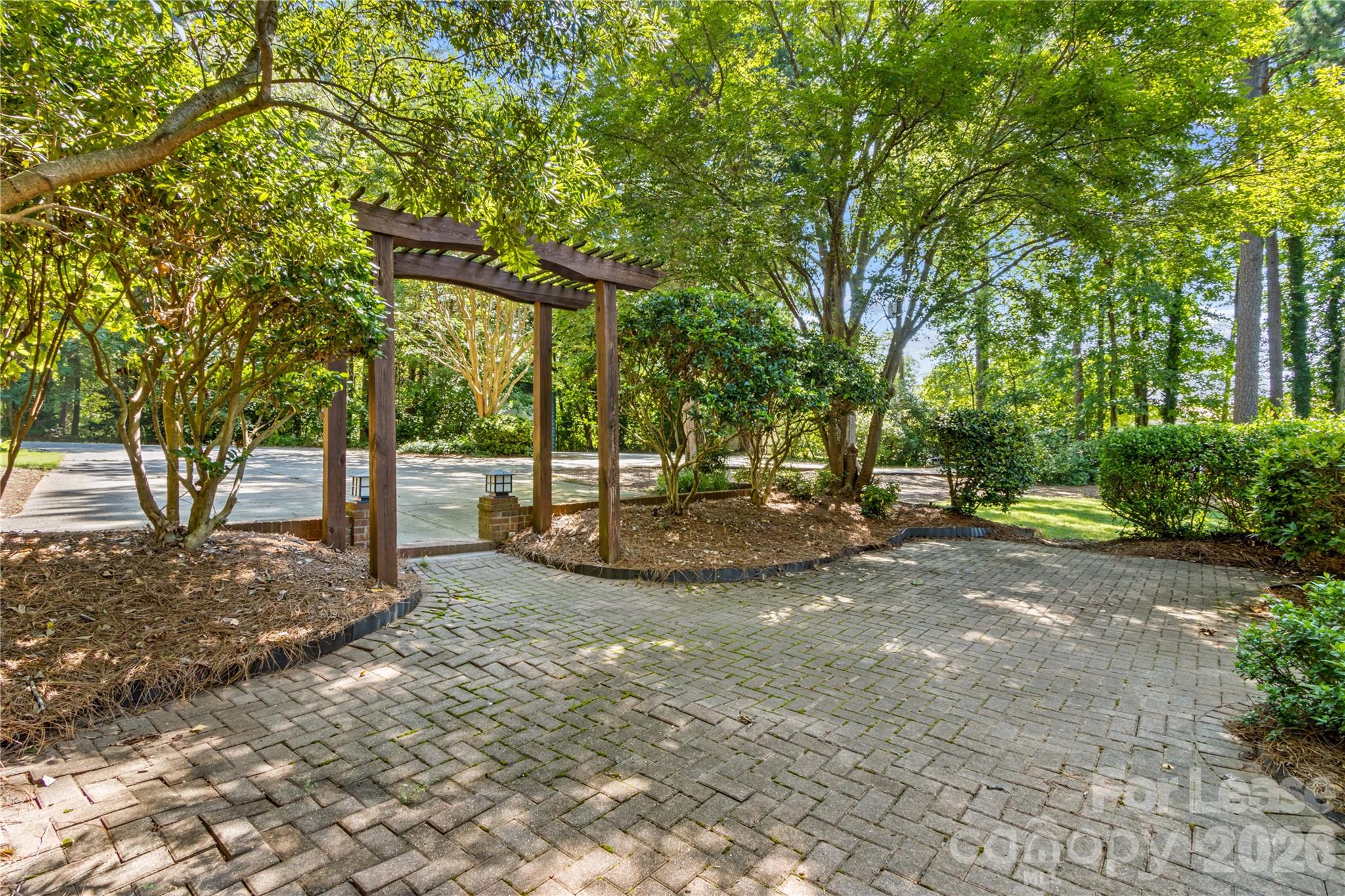 118 Revere Drive Property Photo 4