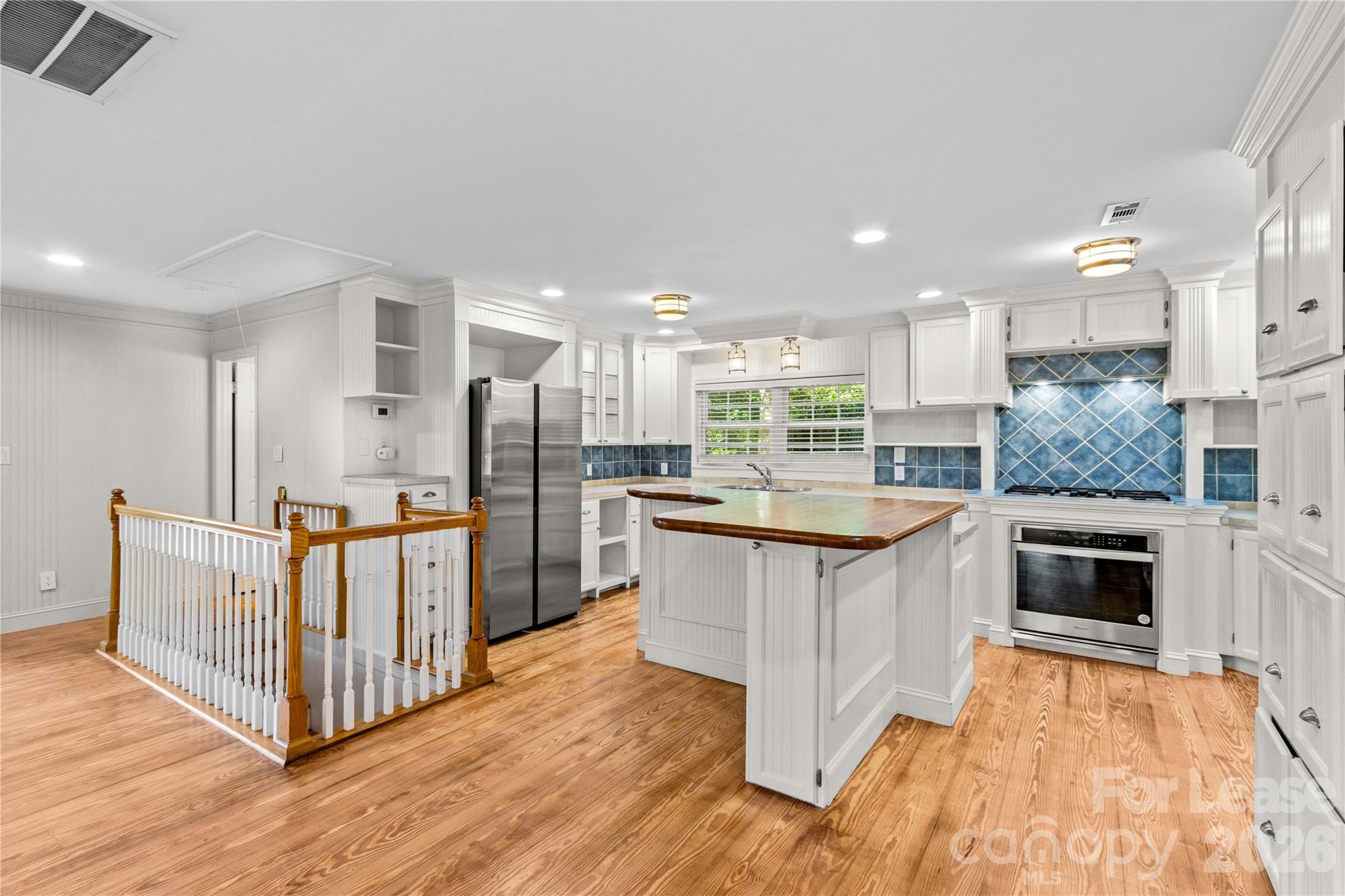 118 Revere Drive Property Photo 13