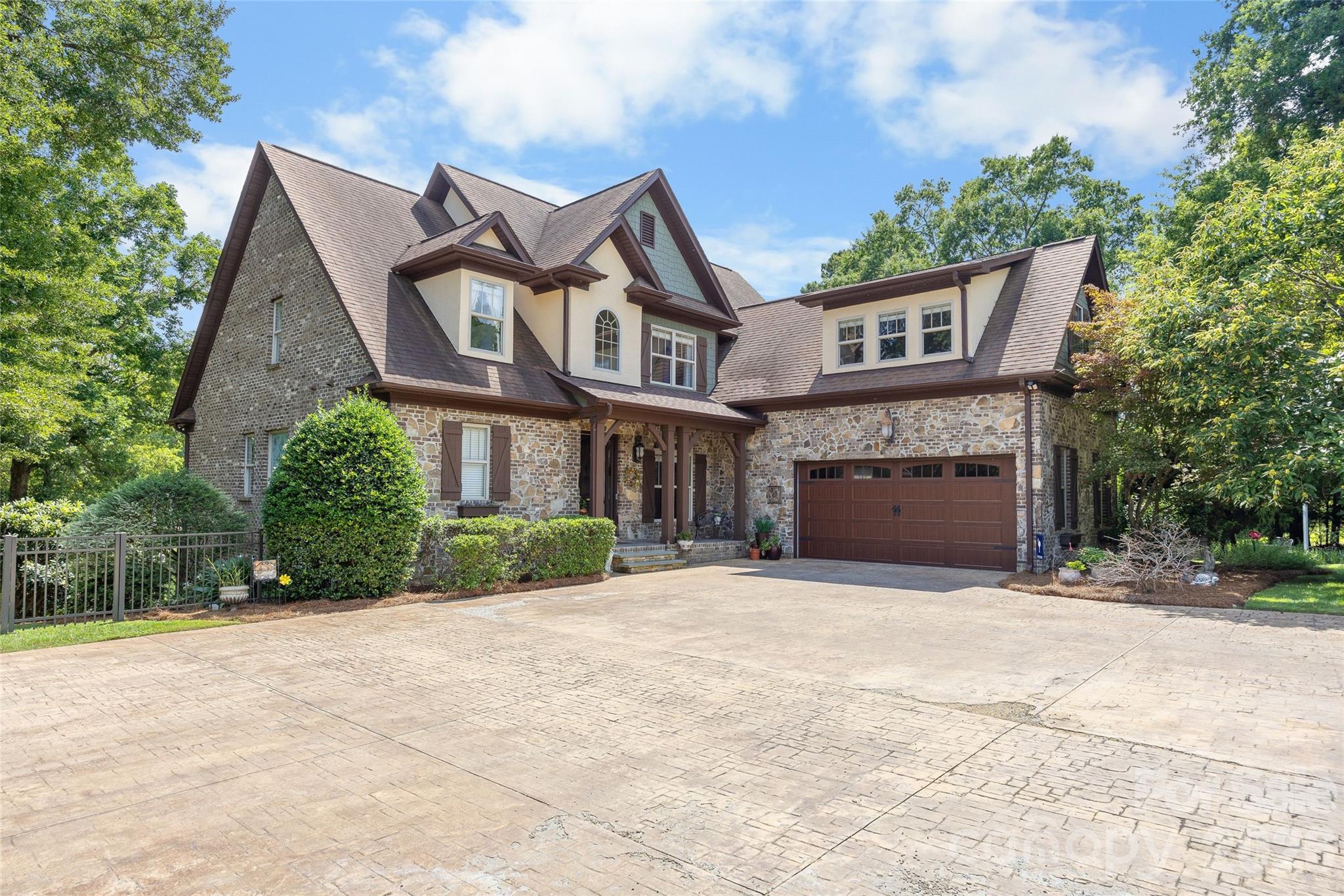 5301 Masons Ferry Road Property Photo 2
