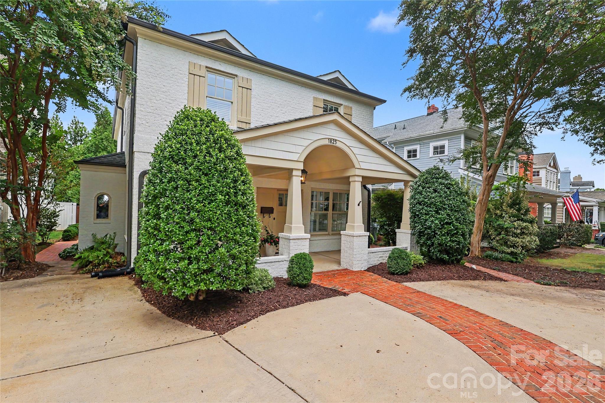 1825 Lombardy Circle Property Photo 2