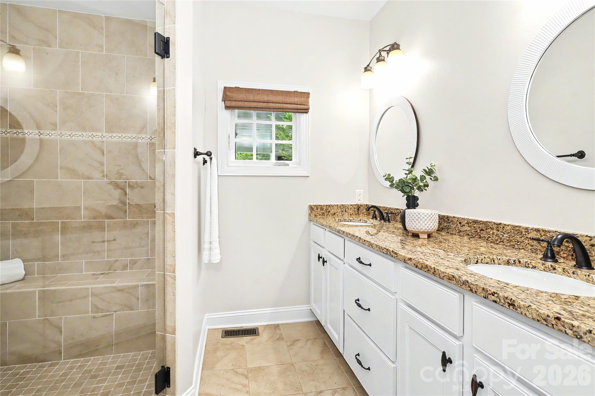 1825 Lombardy Circle Property Photo 28