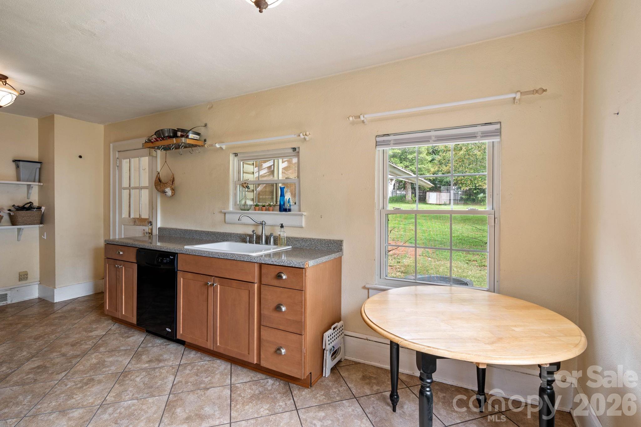 232 Maple Street Property Photo 20