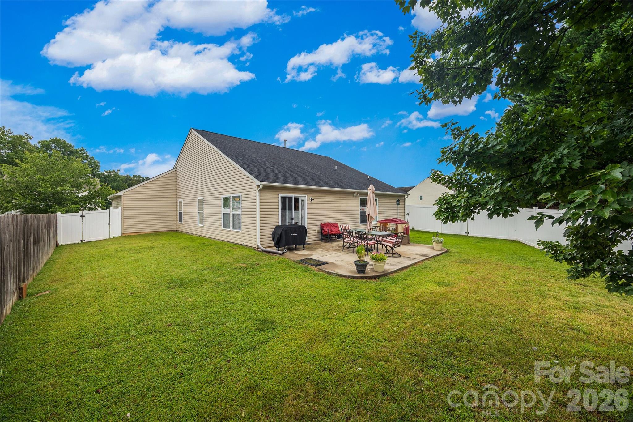 5022 Meanna Drive Property Photo 28
