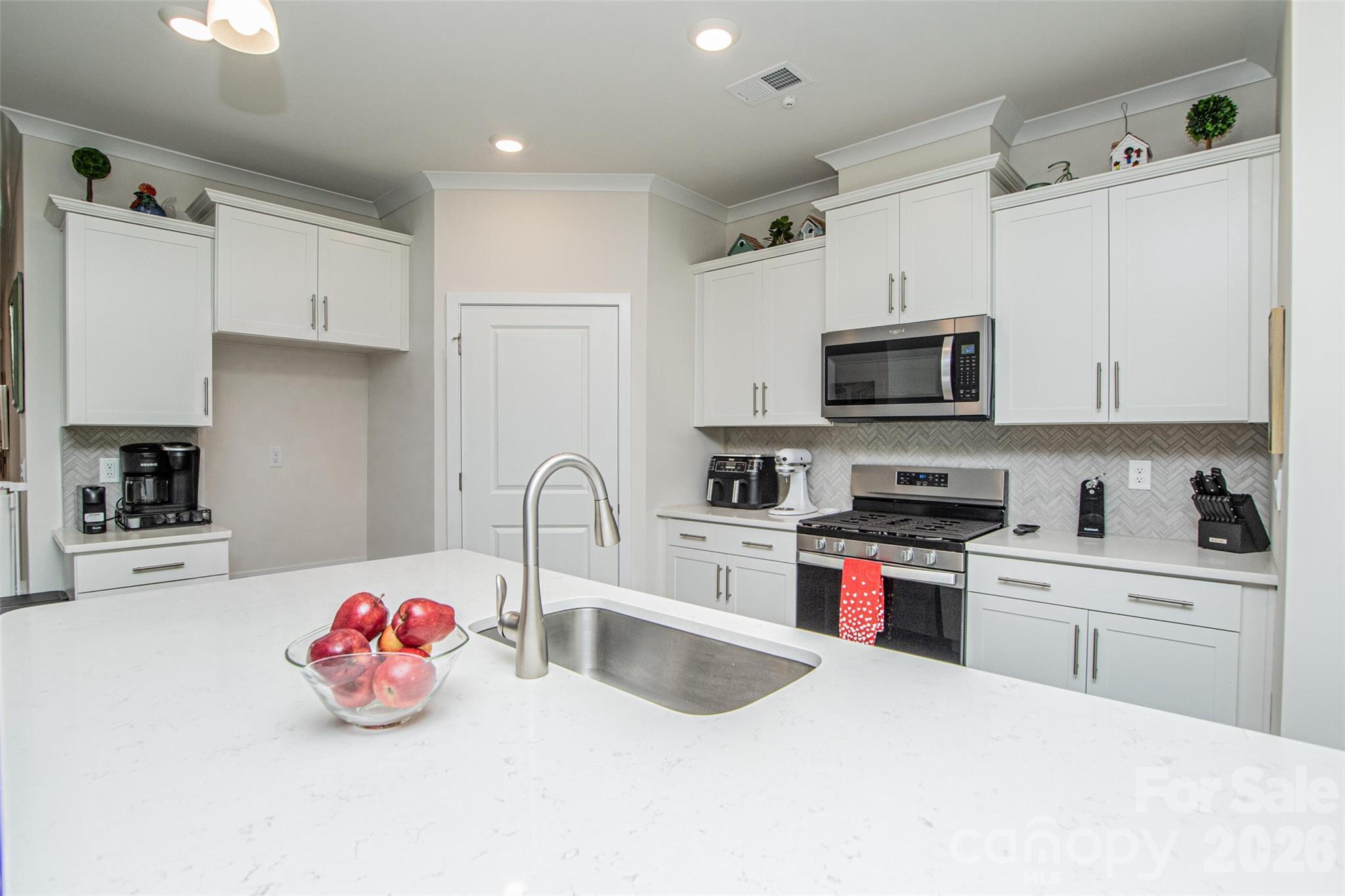 177 Sari Street Property Photo 8