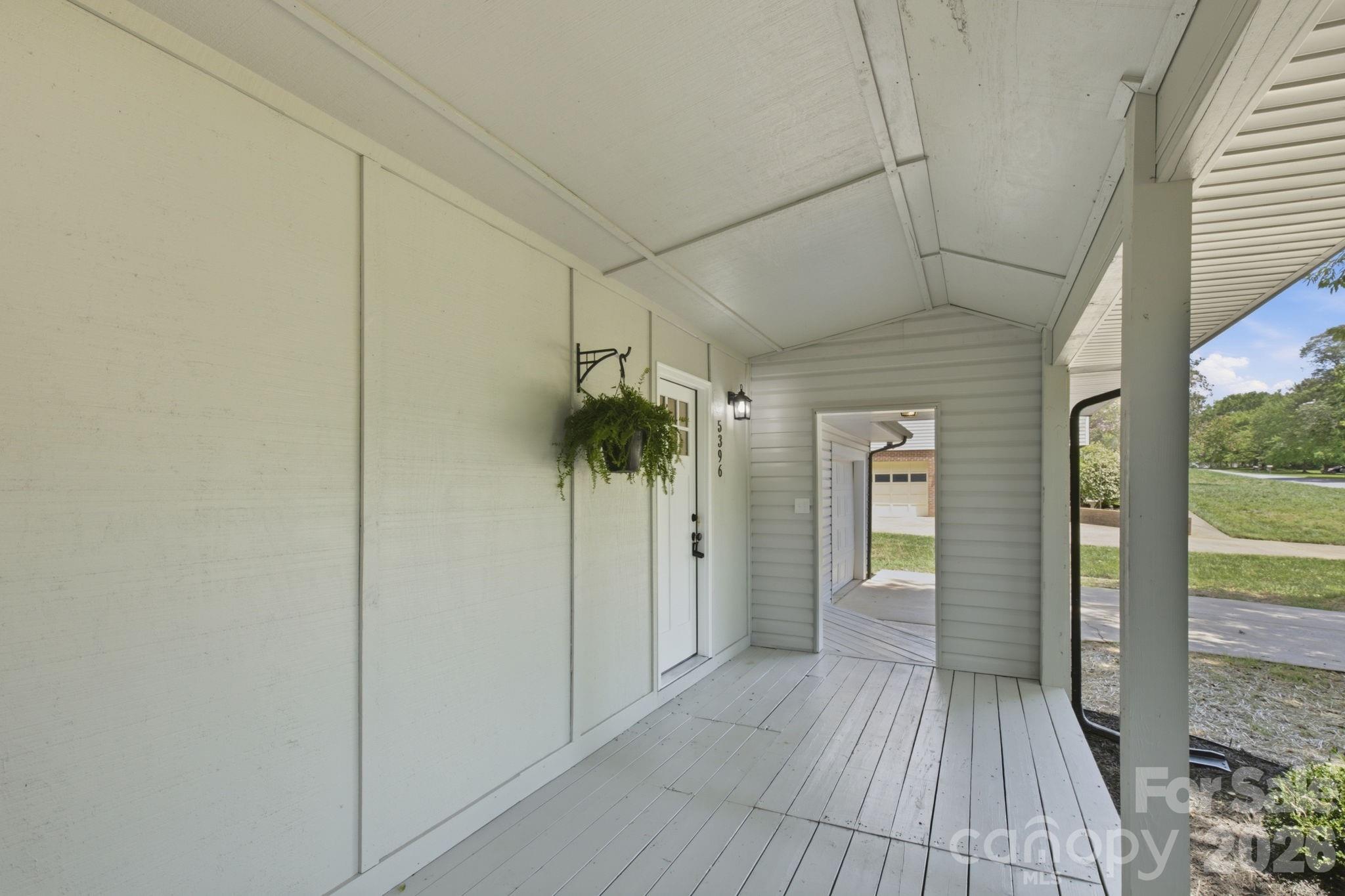 5396 Stonewood Drive Property Photo 4