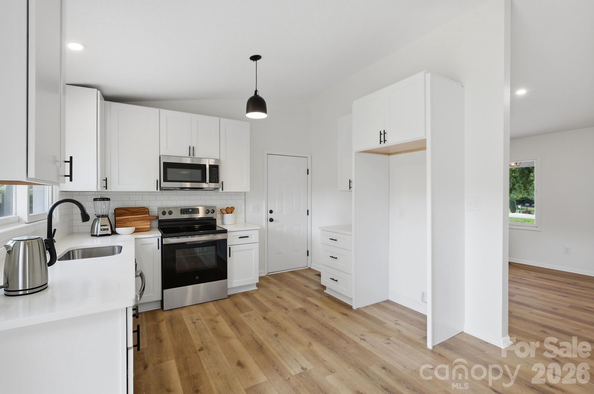 5396 Stonewood Drive Property Photo 11