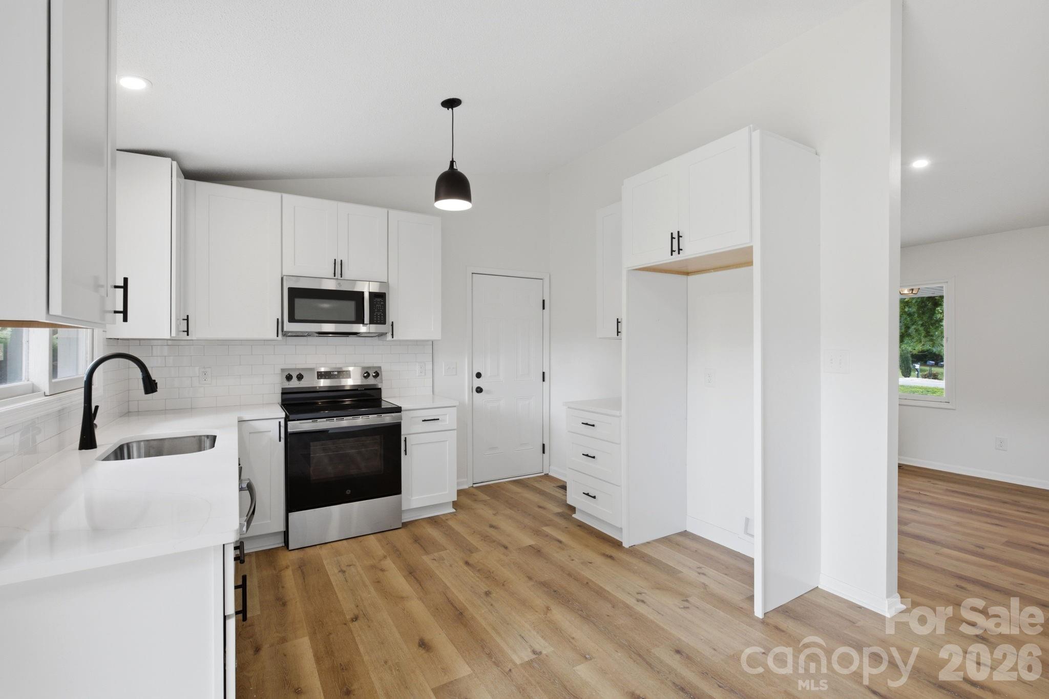 5396 Stonewood Drive Property Photo 12