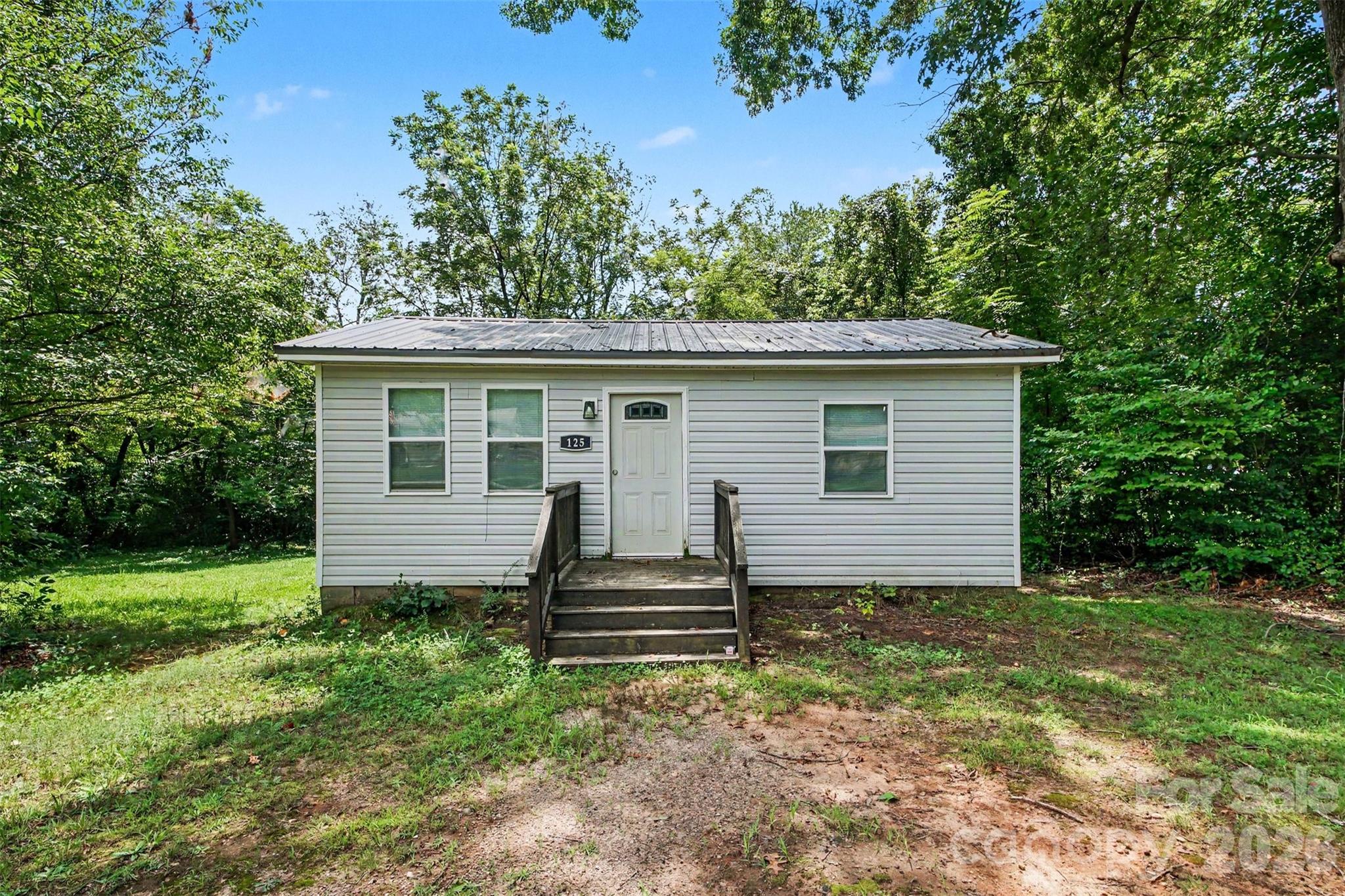 125 Gains Lane Property Photo 3