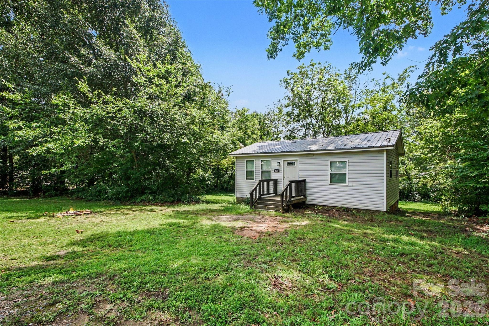 125 Gains Lane Property Photo 5