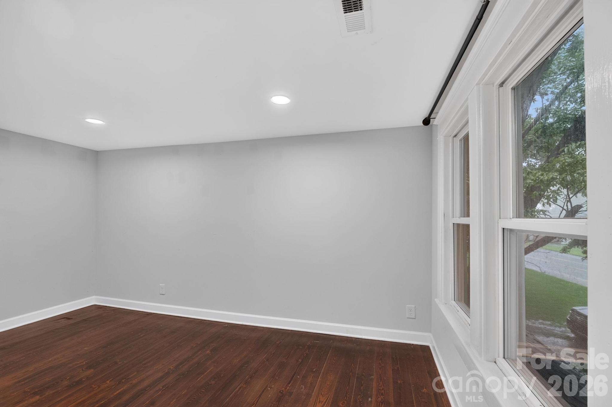 413 W Main Street Property Photo 12