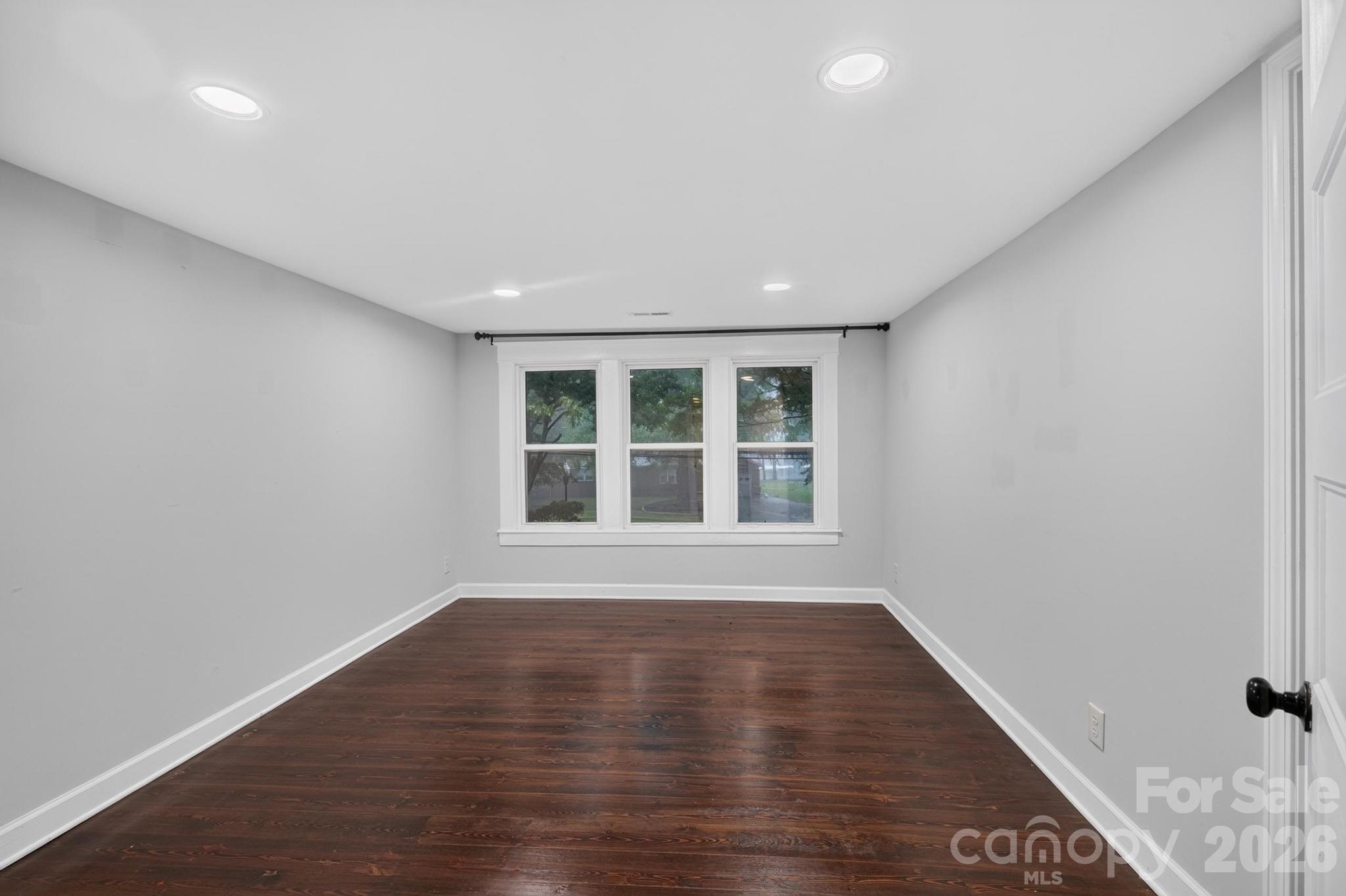 413 W Main Street Property Photo 18