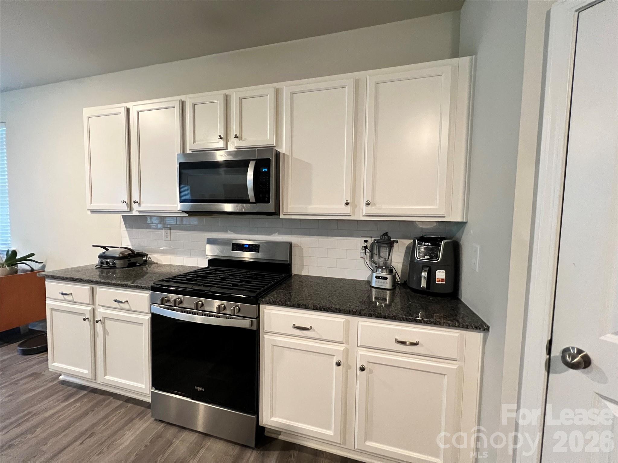 8010 Foxcroft Drive Property Photo 8