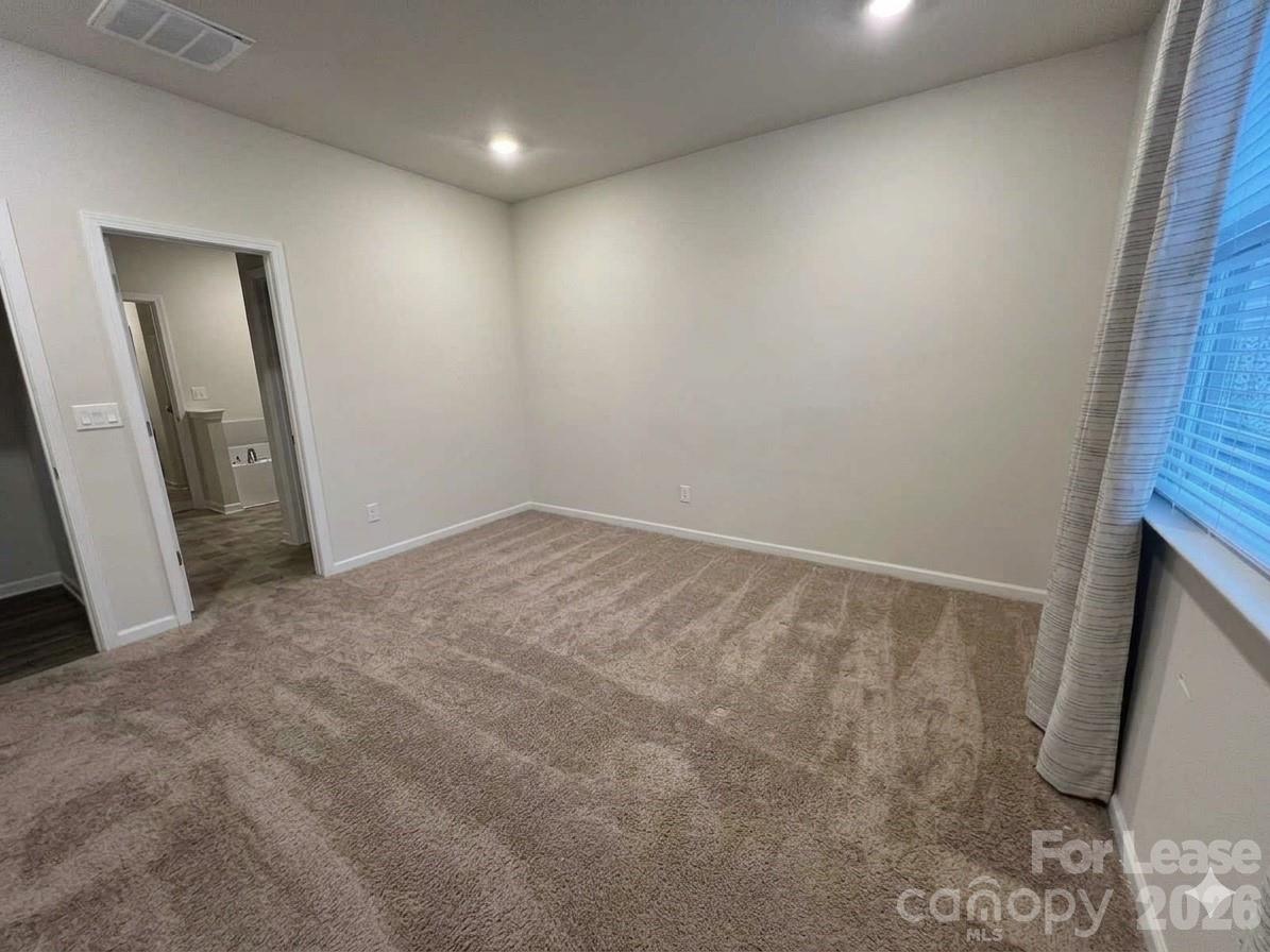 8010 Foxcroft Drive Property Photo 11