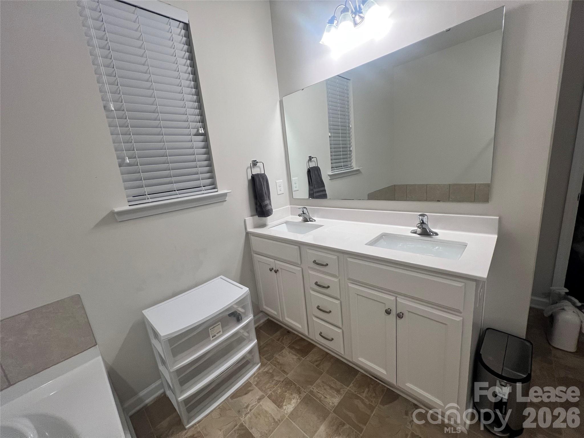 8010 Foxcroft Drive Property Photo 14