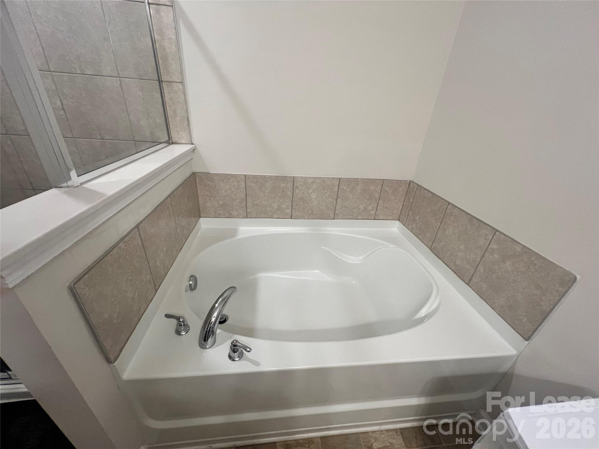 8010 Foxcroft Drive Property Photo 16