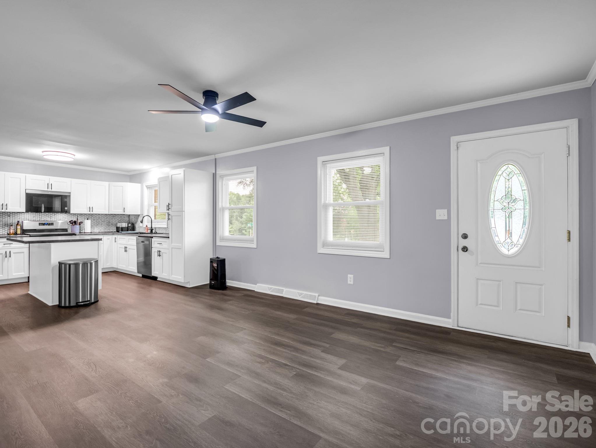 2044 Helen Drive Property Photo 7