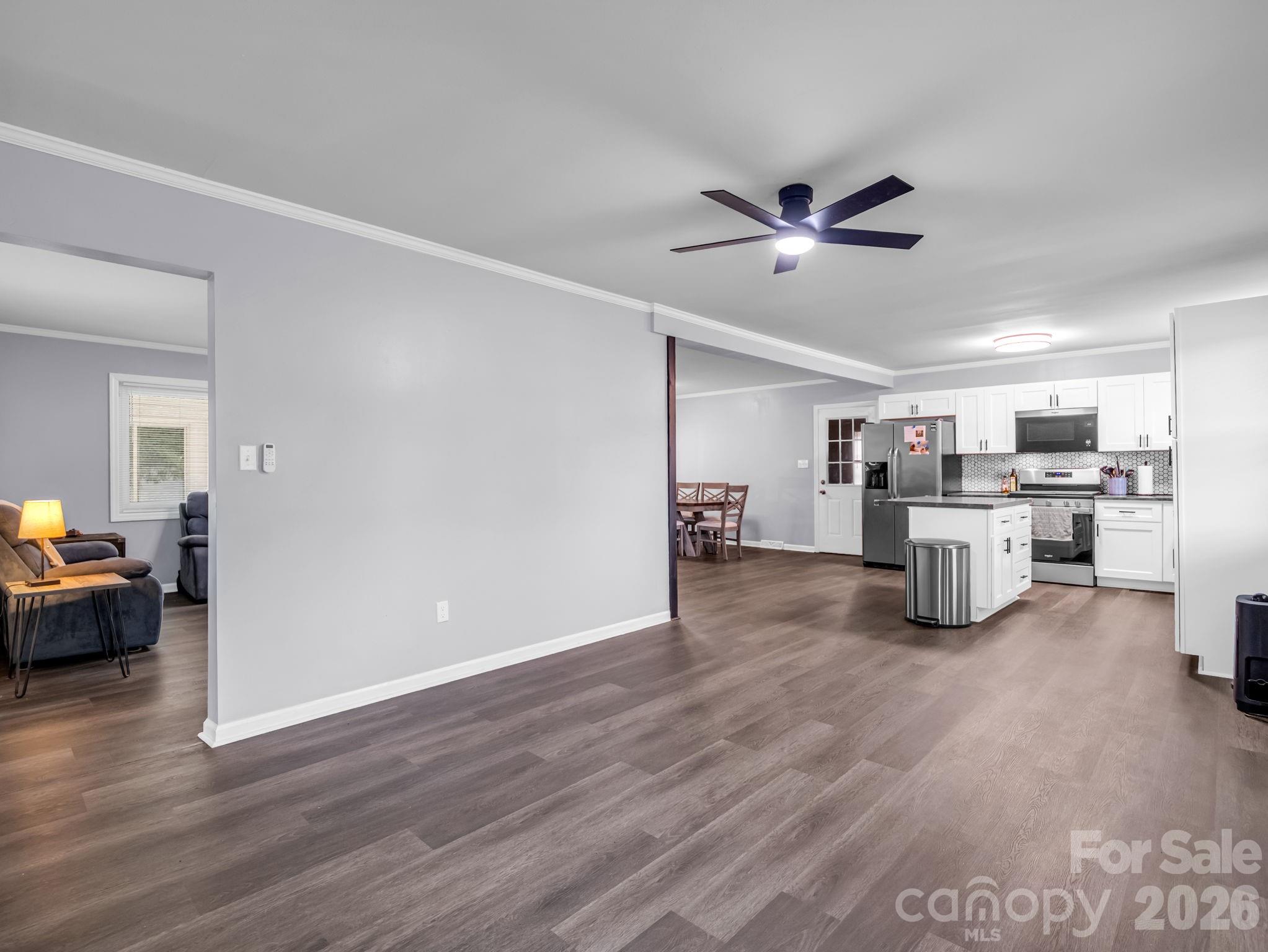 2044 Helen Drive Property Photo 8